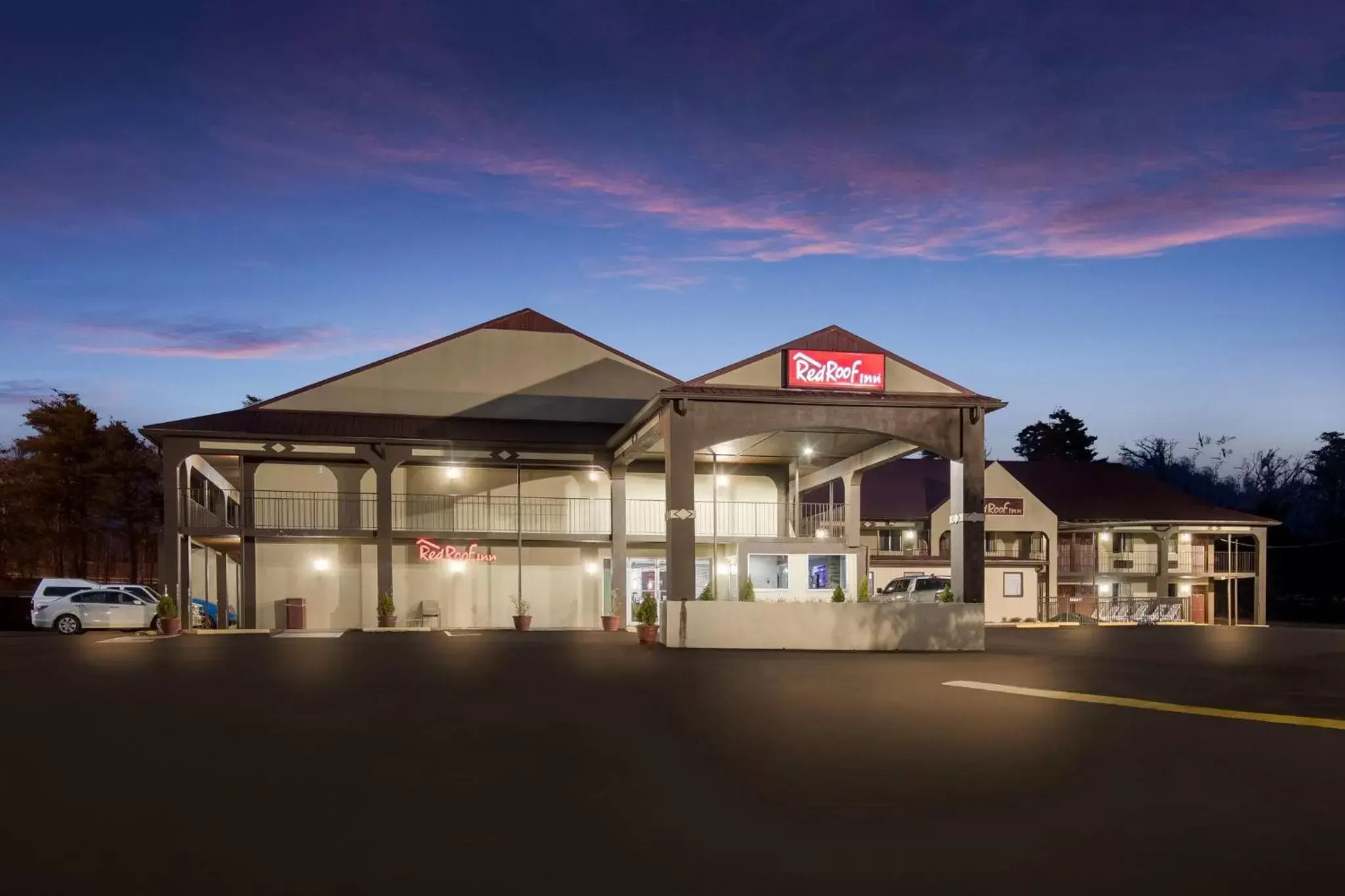 Property Building in Red Roof Inn Crossville