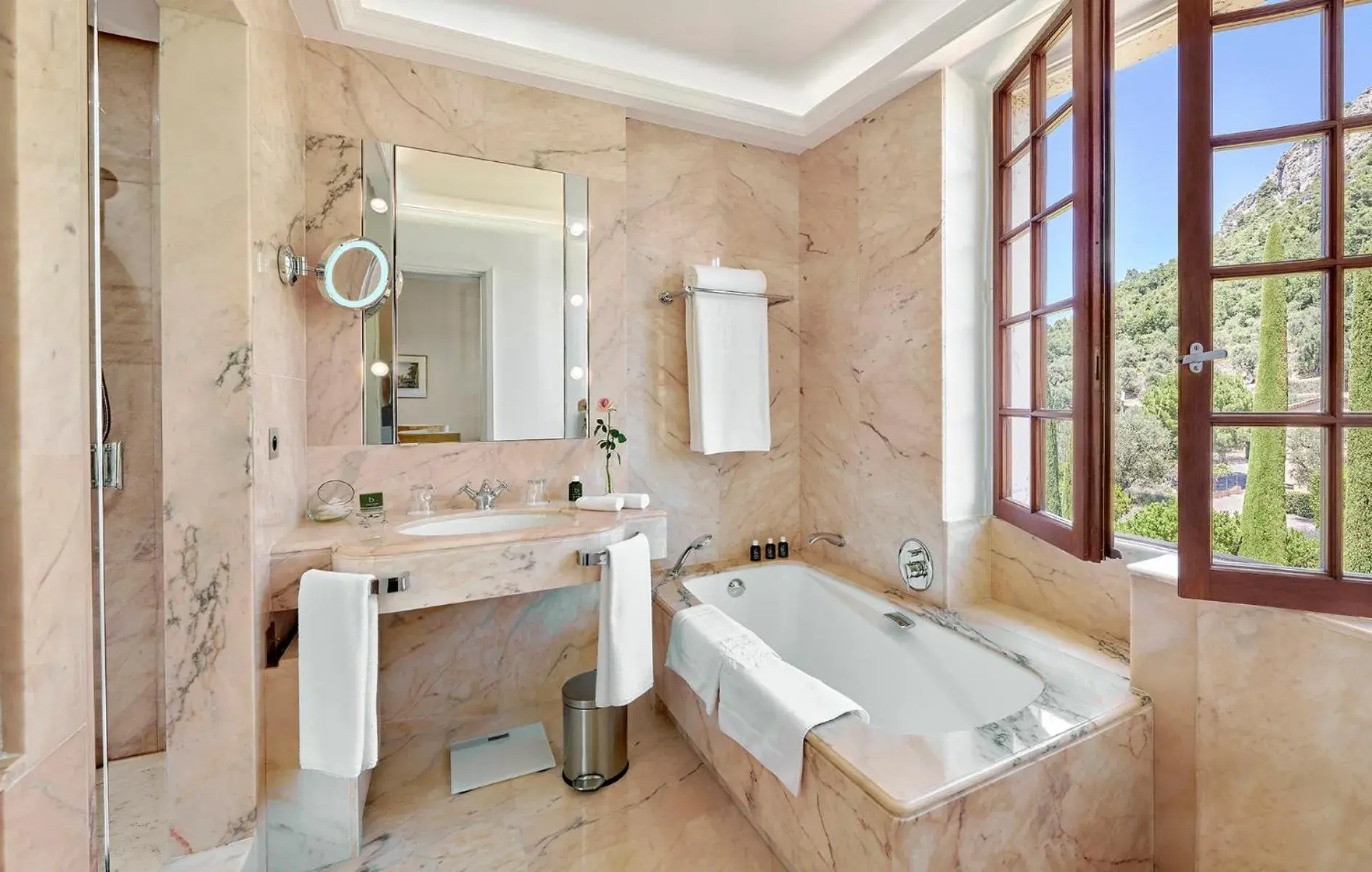 Bathroom in Château Saint-Martin & Spa - an Oetker Collection Hotel