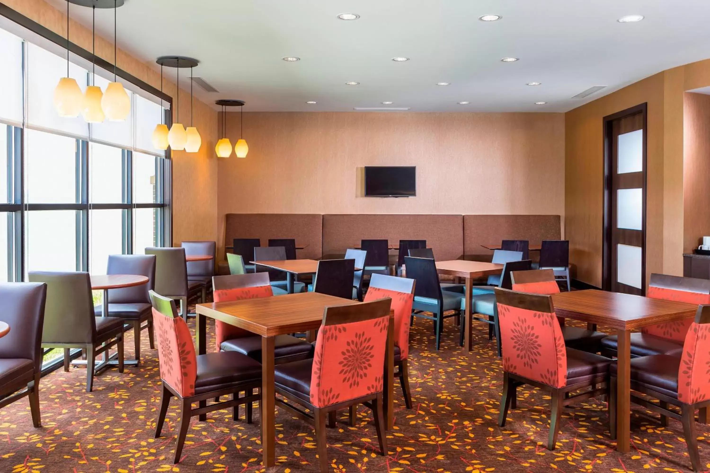 Breakfast, Restaurant/Places to Eat in Residence Inn by Marriott Youngstown Warren/Niles