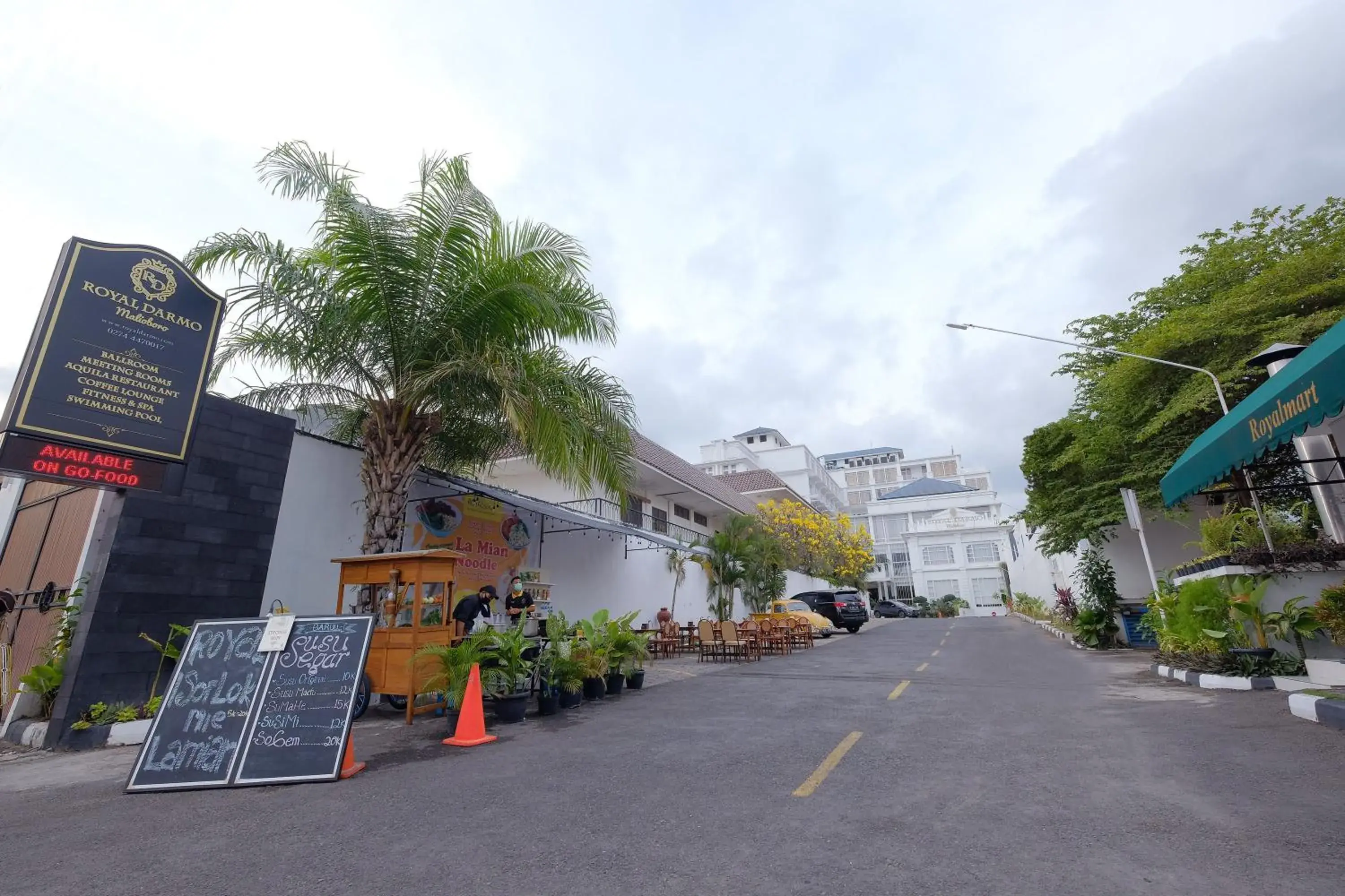Street view in Royal Darmo Malioboro Street view in Royal Darmo Malioboro
