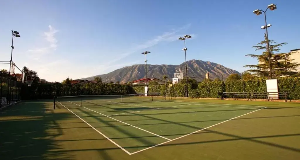 Tennis/Squash in My Place