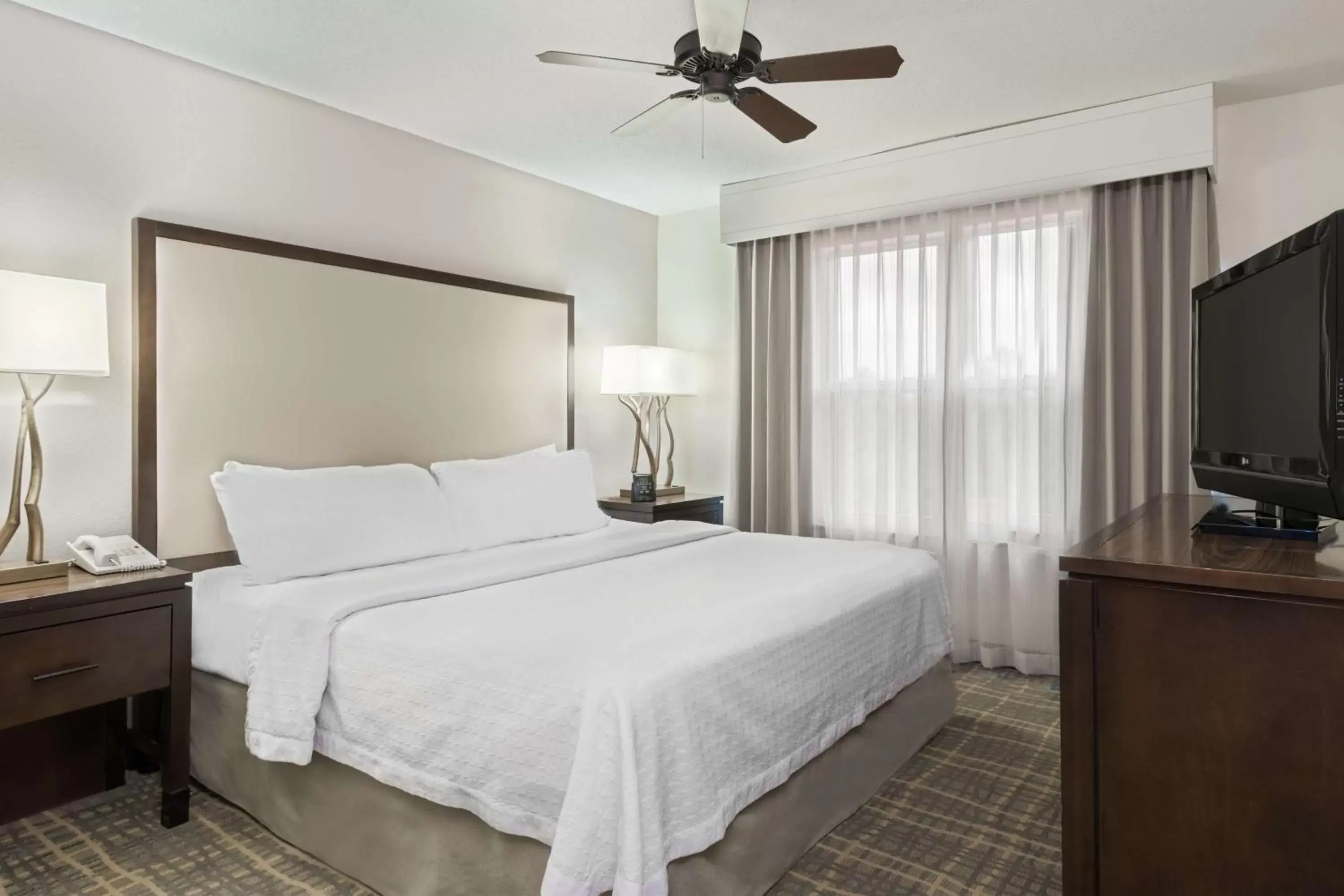 Bed in Homewood Suites by Hilton Raleigh/Crabtree Valley