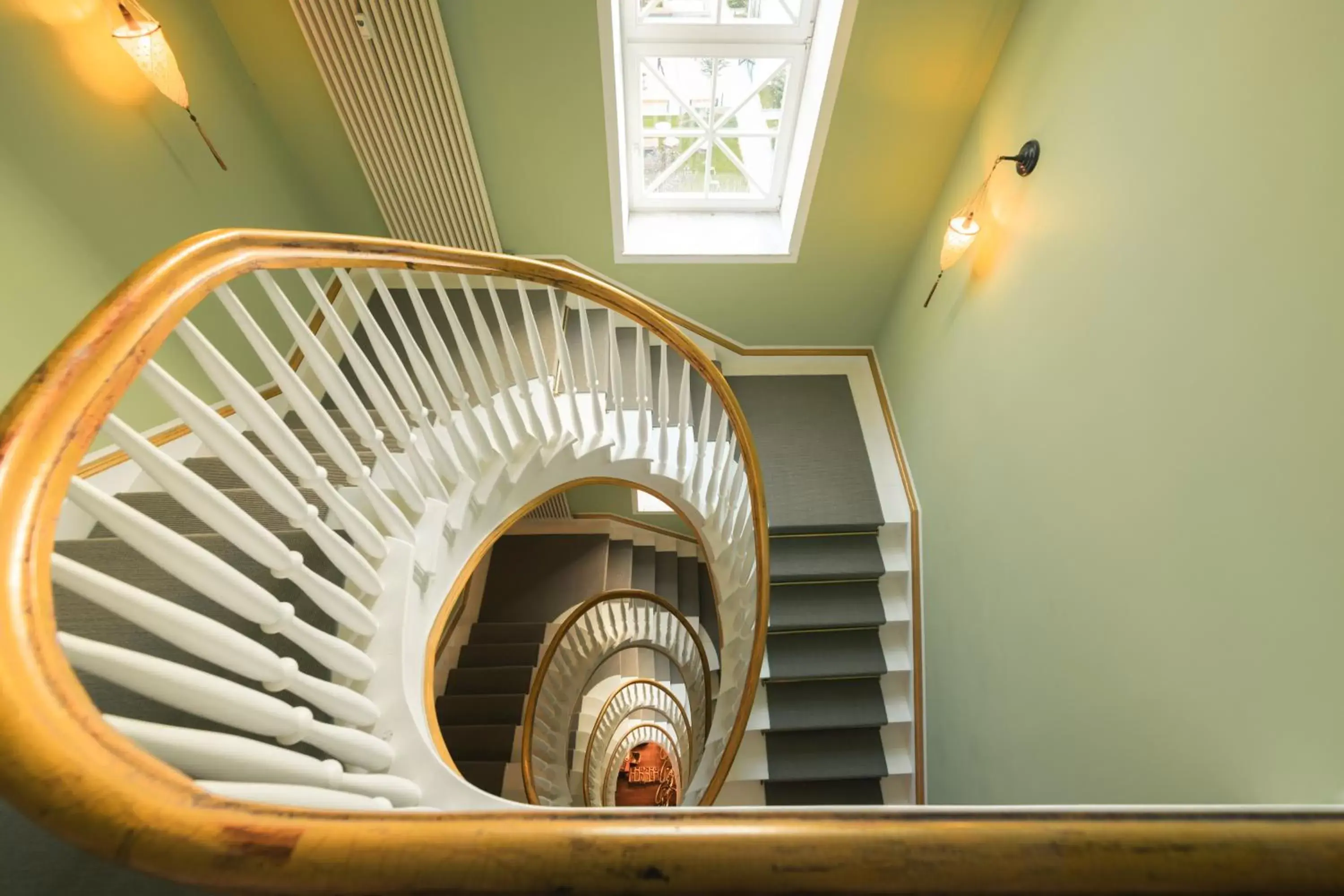 Property building in Bob W Mitte Property building in Bob W Mitte