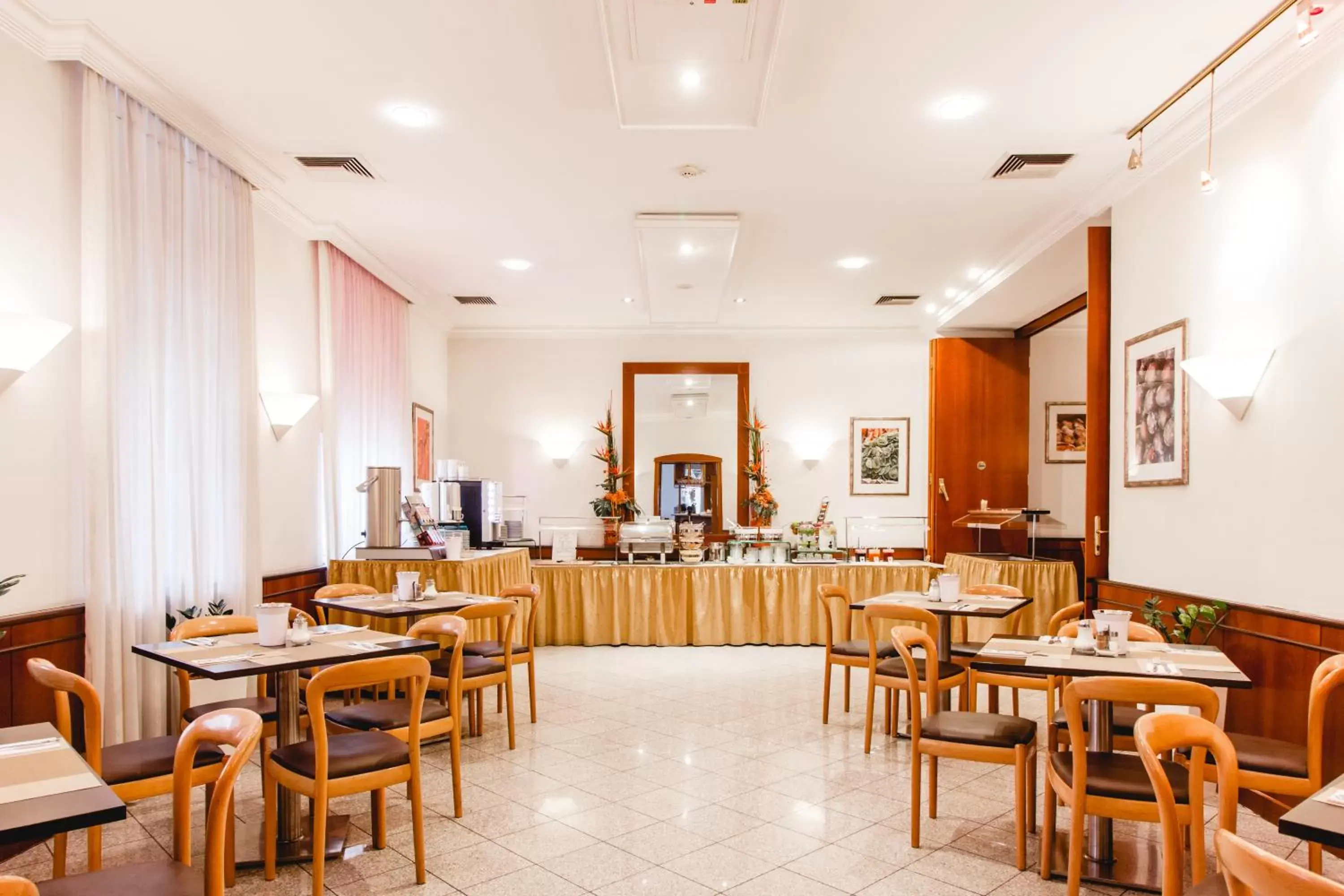 Buffet breakfast, Restaurant/Places to Eat in Hotel Allegro Wien