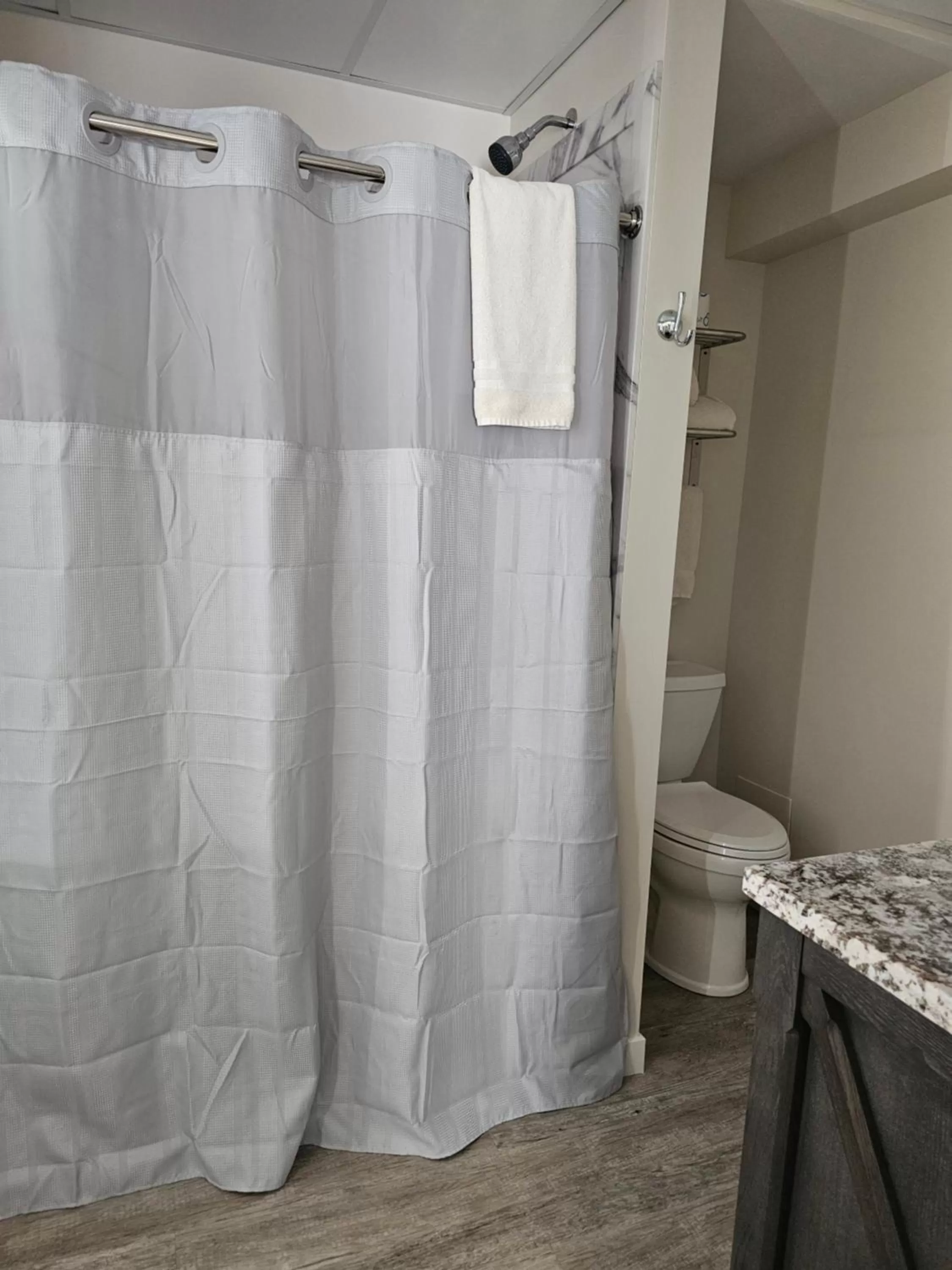 Shower, Bathroom in Lowell Inn