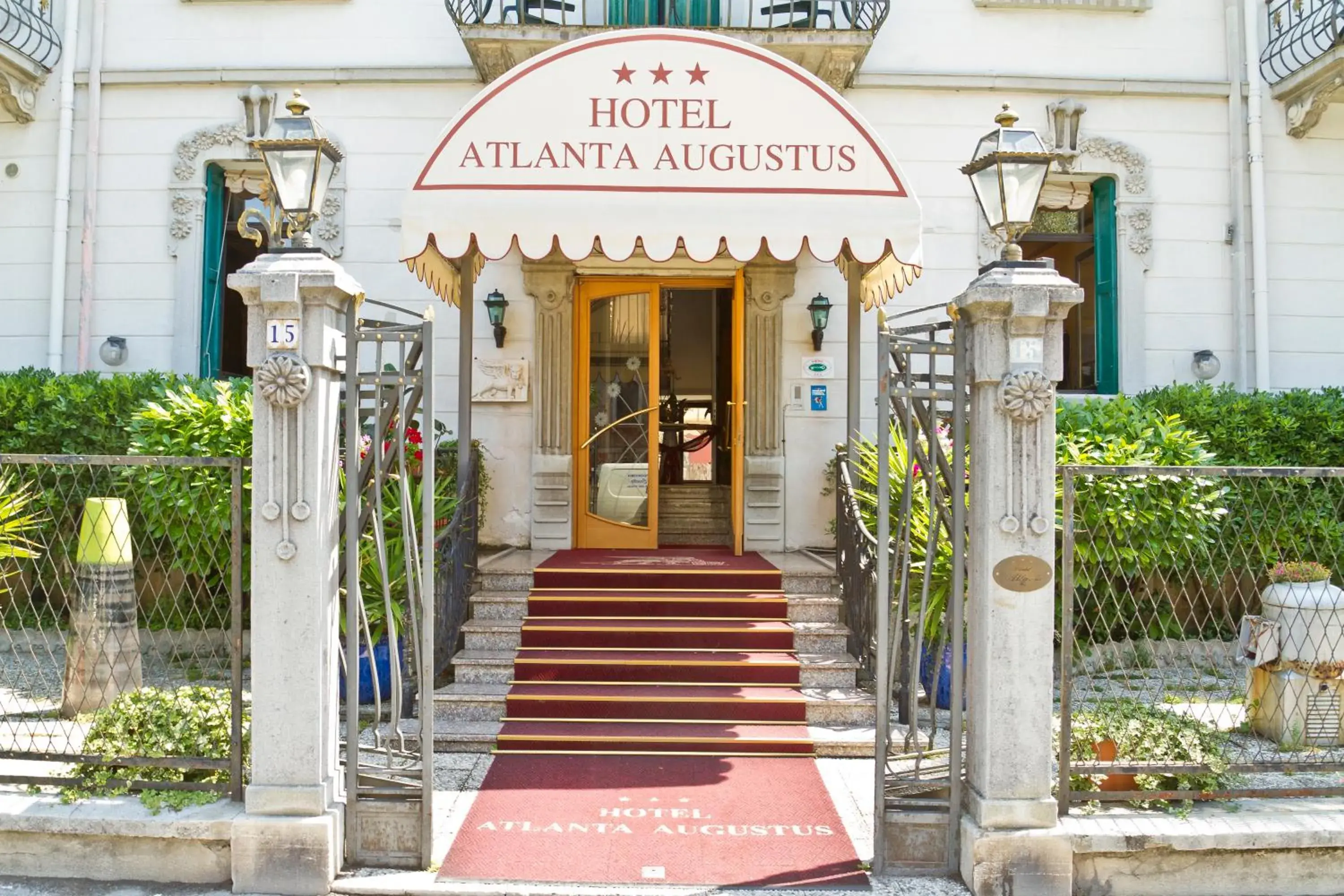 Facade/entrance in Hotel Atlanta Augustus