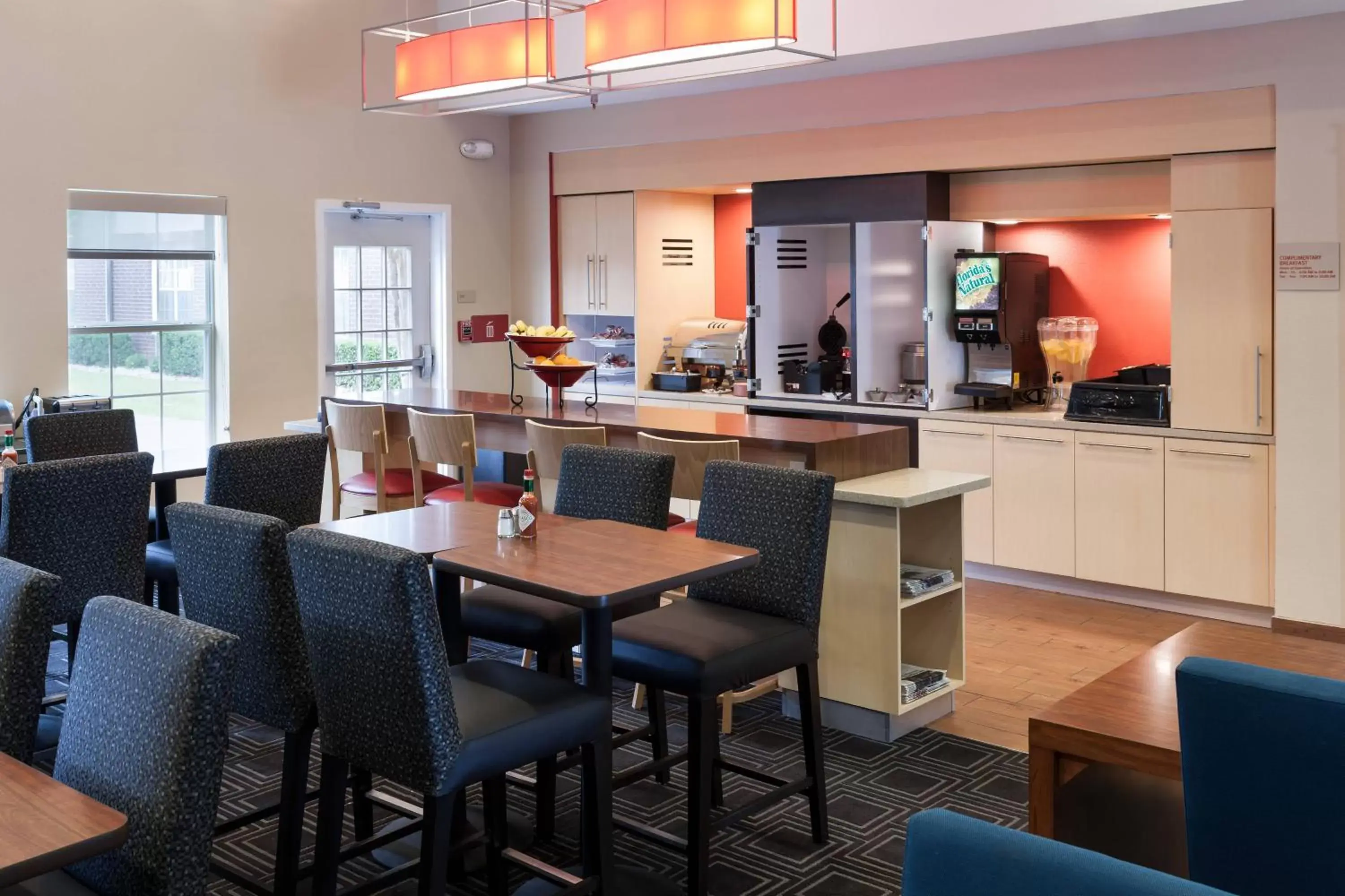 Breakfast, Restaurant/Places to Eat in TownePlace Suites Dallas Arlington North