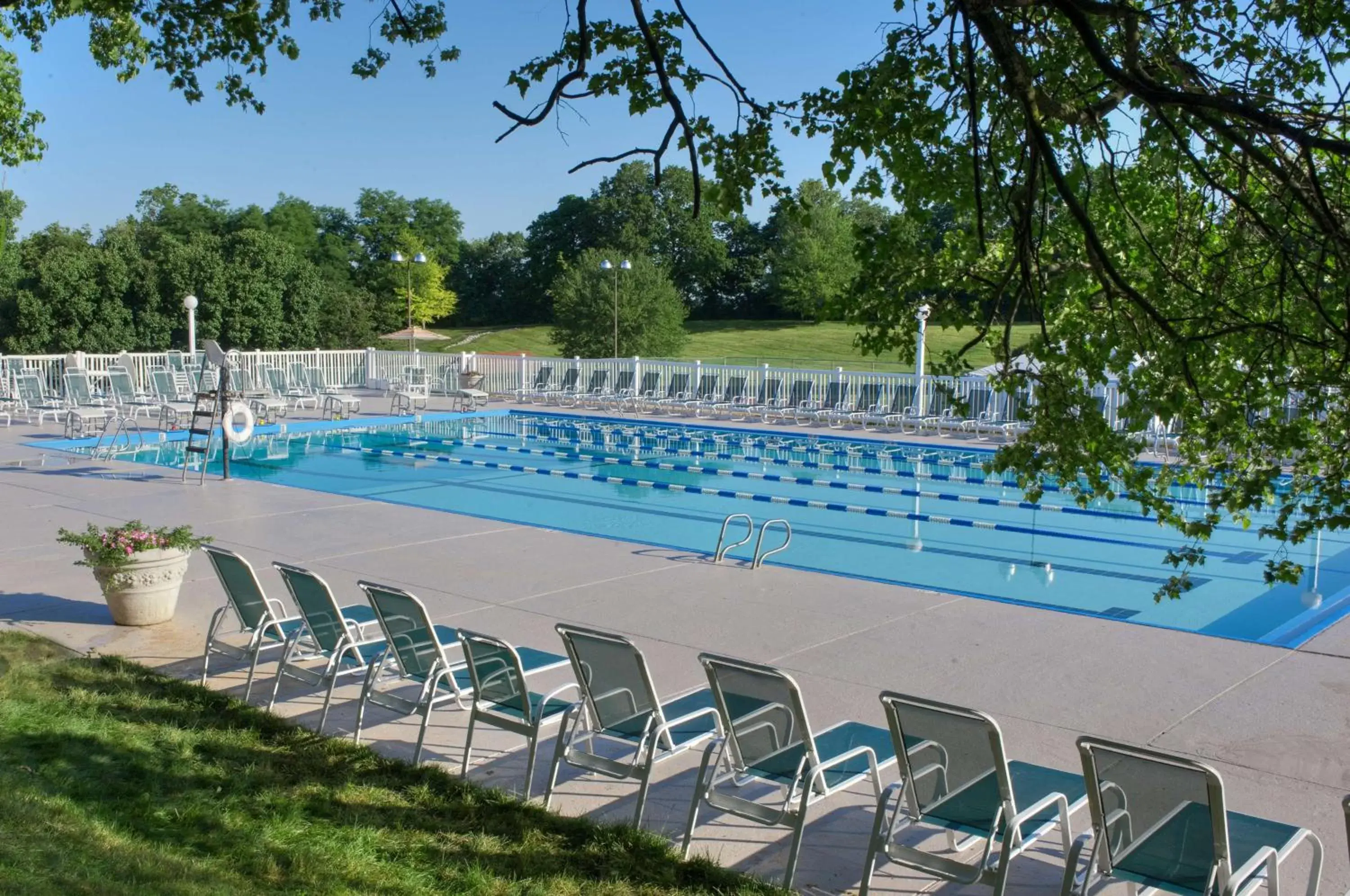 Pool view, Swimming Pool in DoubleTree by Hilton Hotel St. Louis - Chesterfield