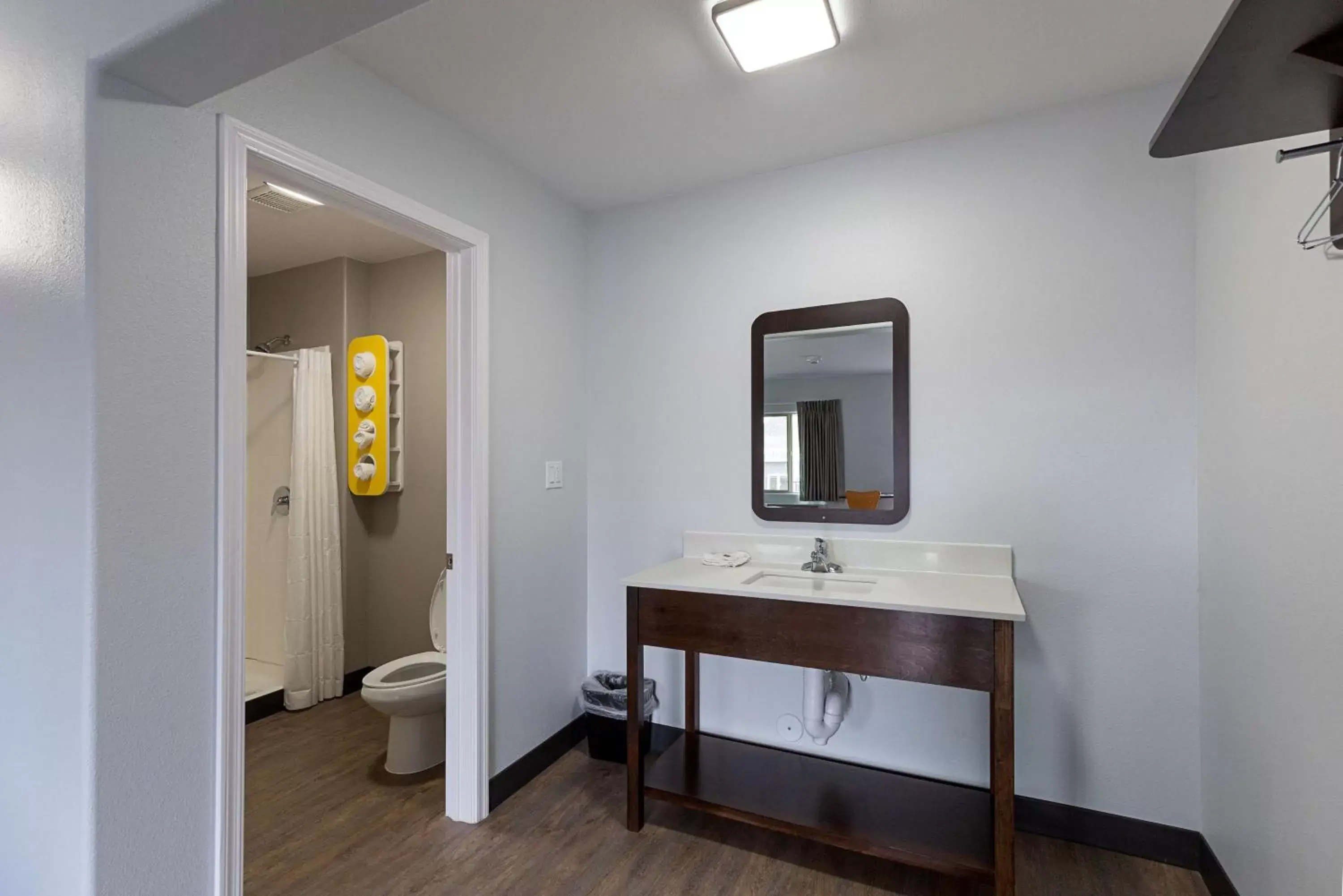 Photo of the whole room, Bathroom in Motel 6-Show Low, AZ