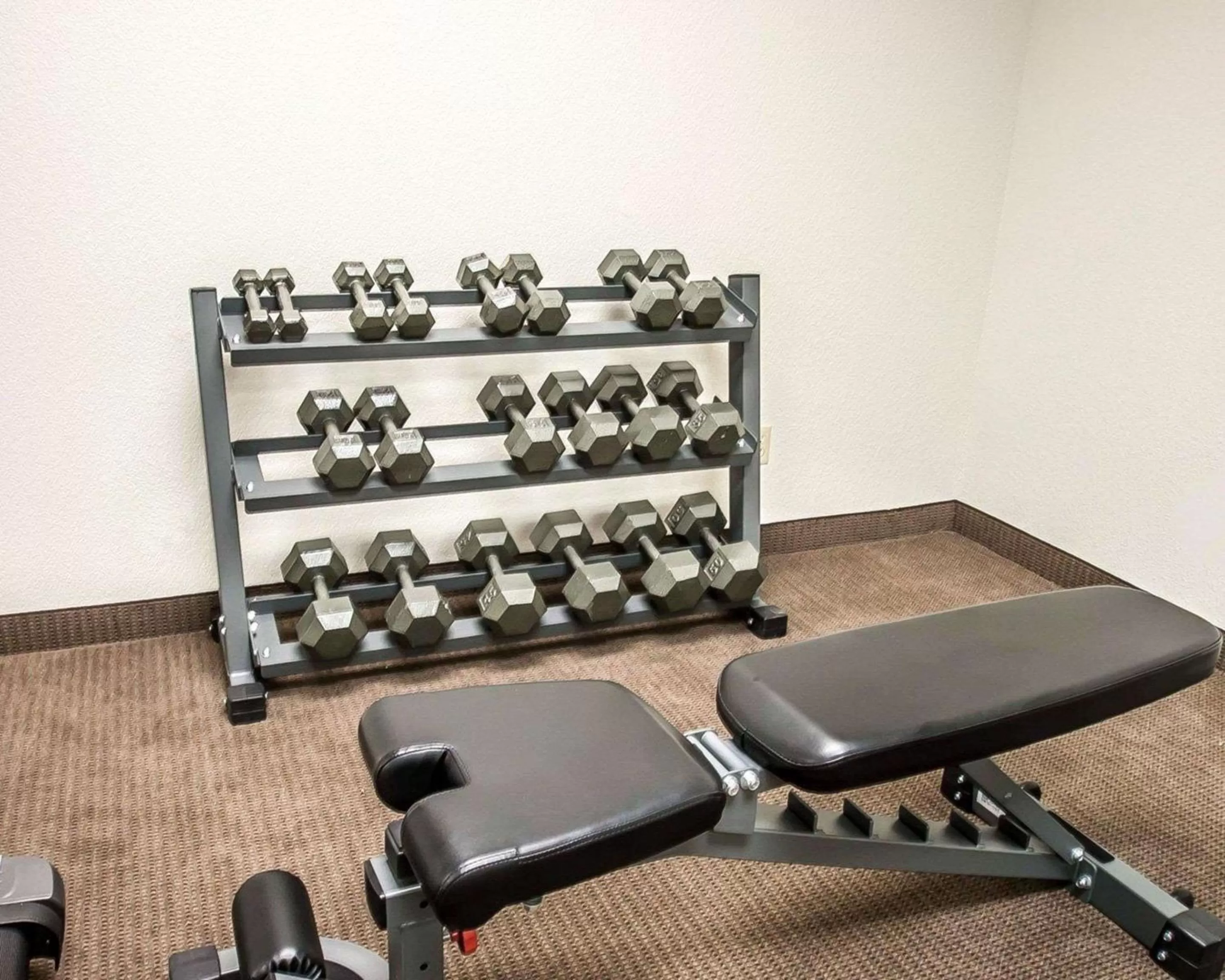 Fitness centre/facilities in Sleep Inn & Suites Lake of the Ozarks