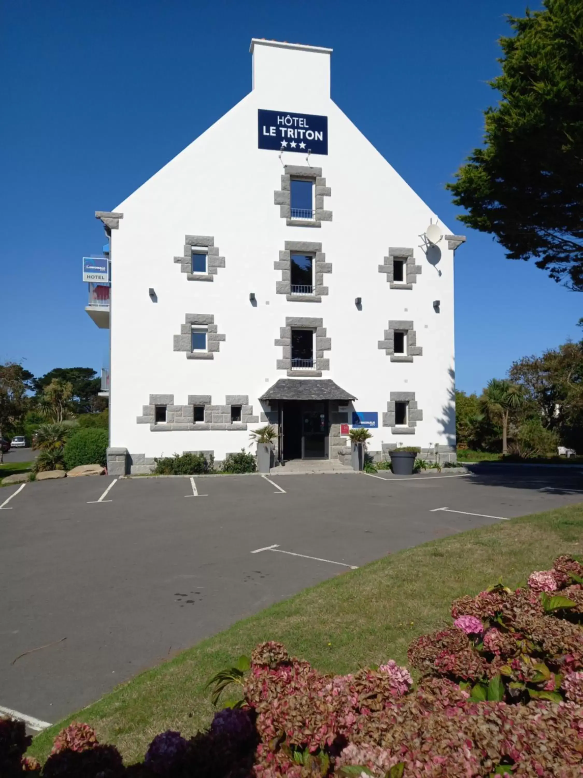 Property Building in The Originals City, Hôtel Armen Le Triton, Roscoff (Inter-Hotel)