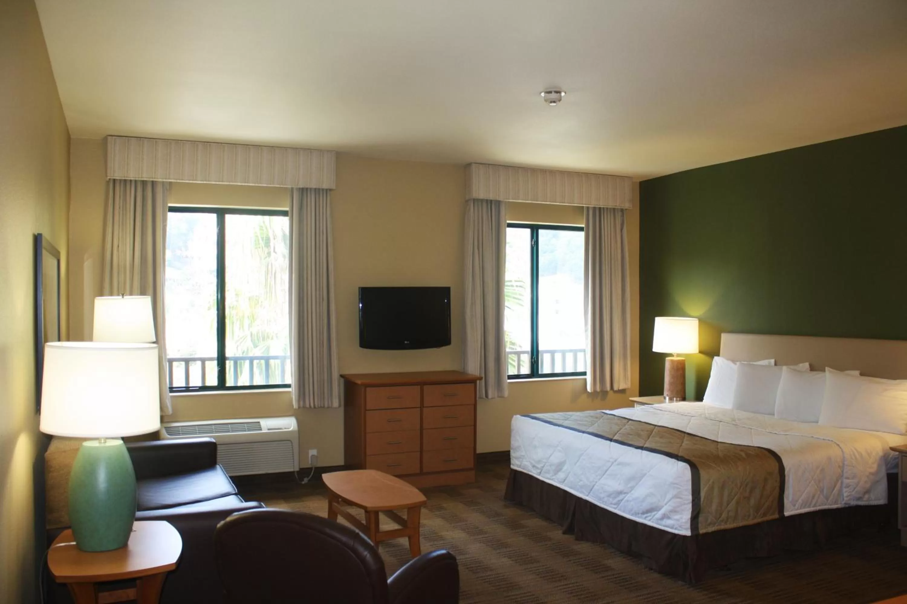 Deluxe Studio with 1 King Bed - Non-Smoking in Extended Stay America Suites - San Rafael - Francisco Blvd East