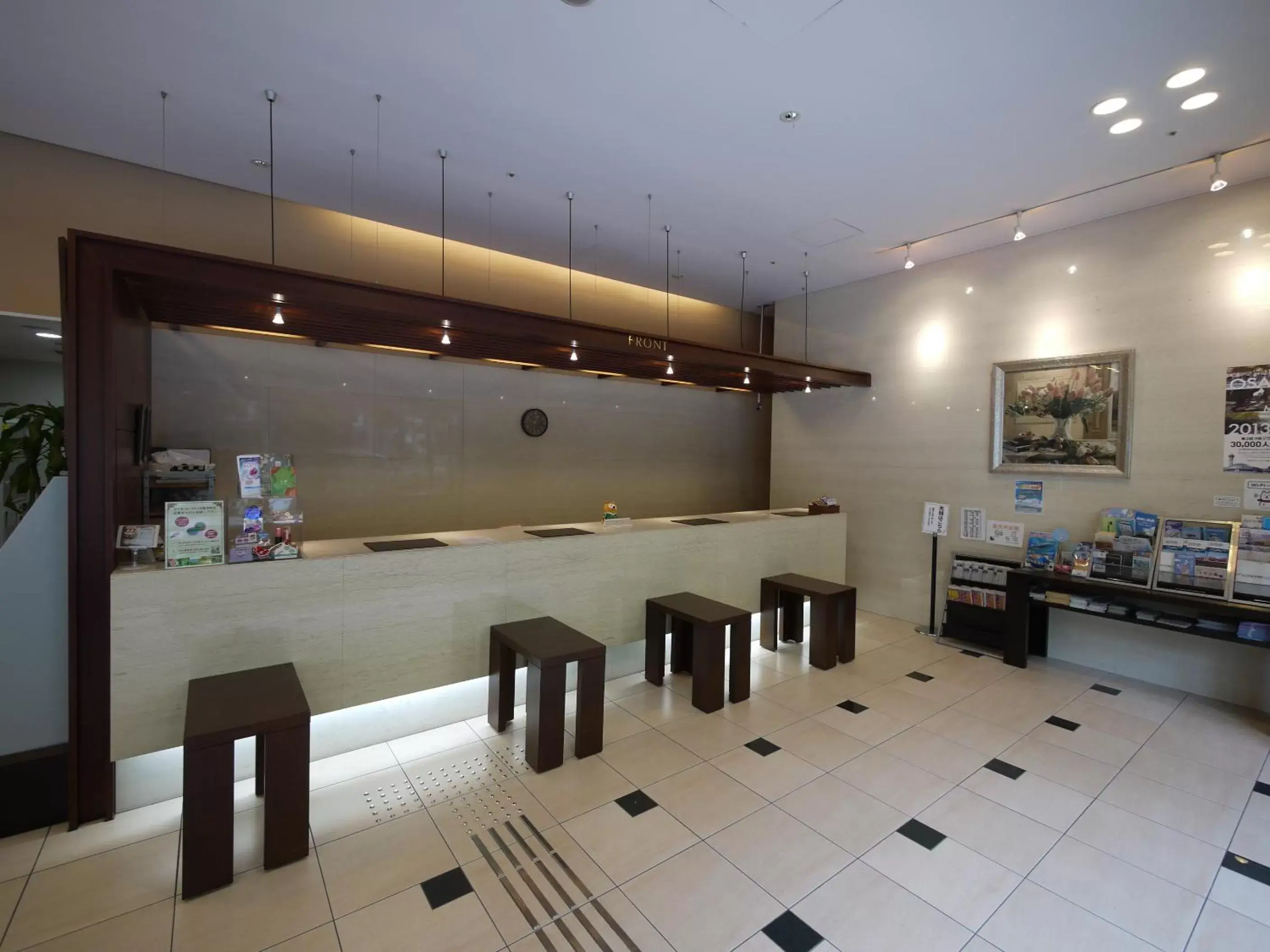 Lobby or reception, Restaurant/Places to Eat in Hotel Route-Inn Osaka Honmachi