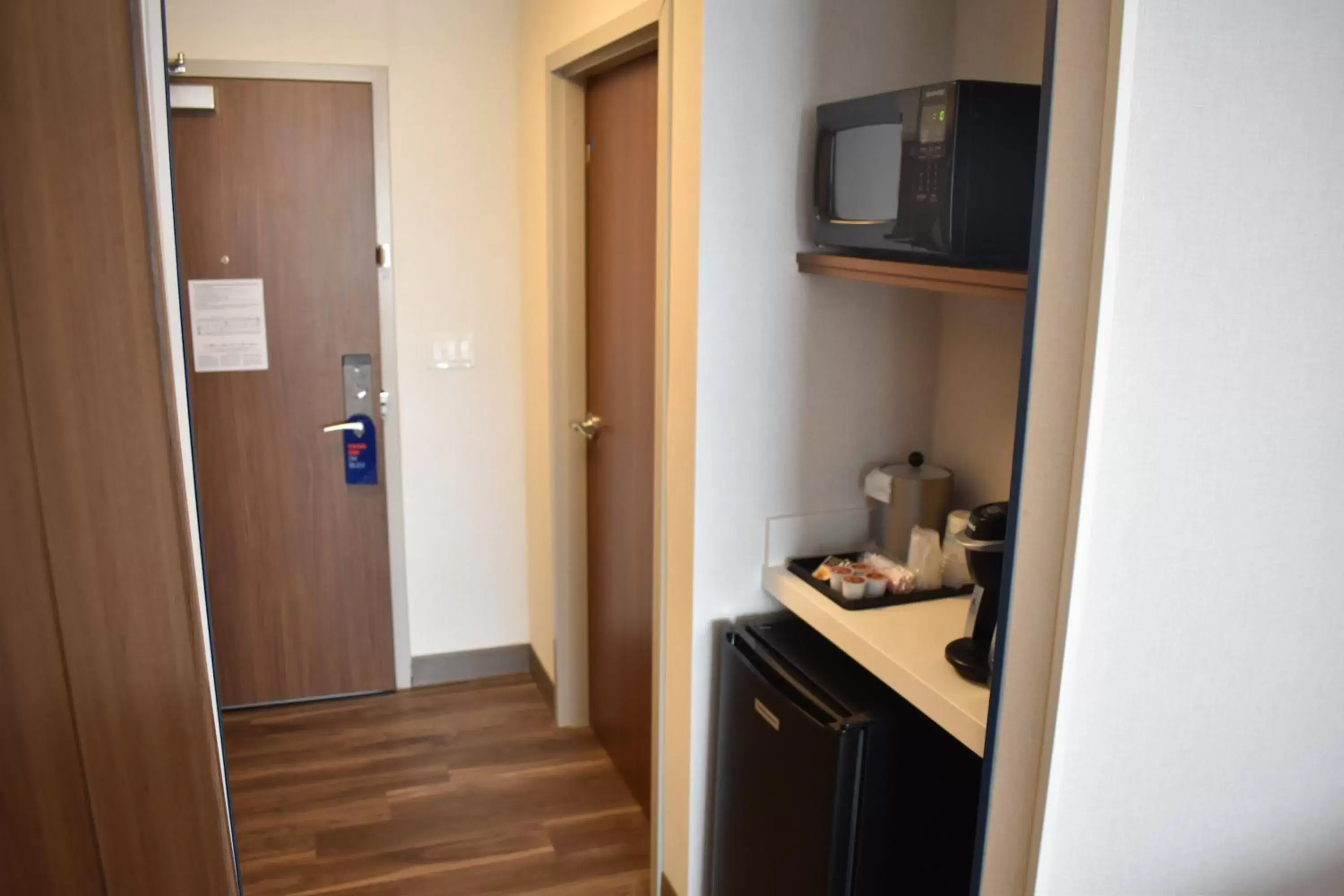 Photo of the whole room, TV/Entertainment Center in Holiday Inn Express & Suites - Boston South - Randolph, an IHG Hotel