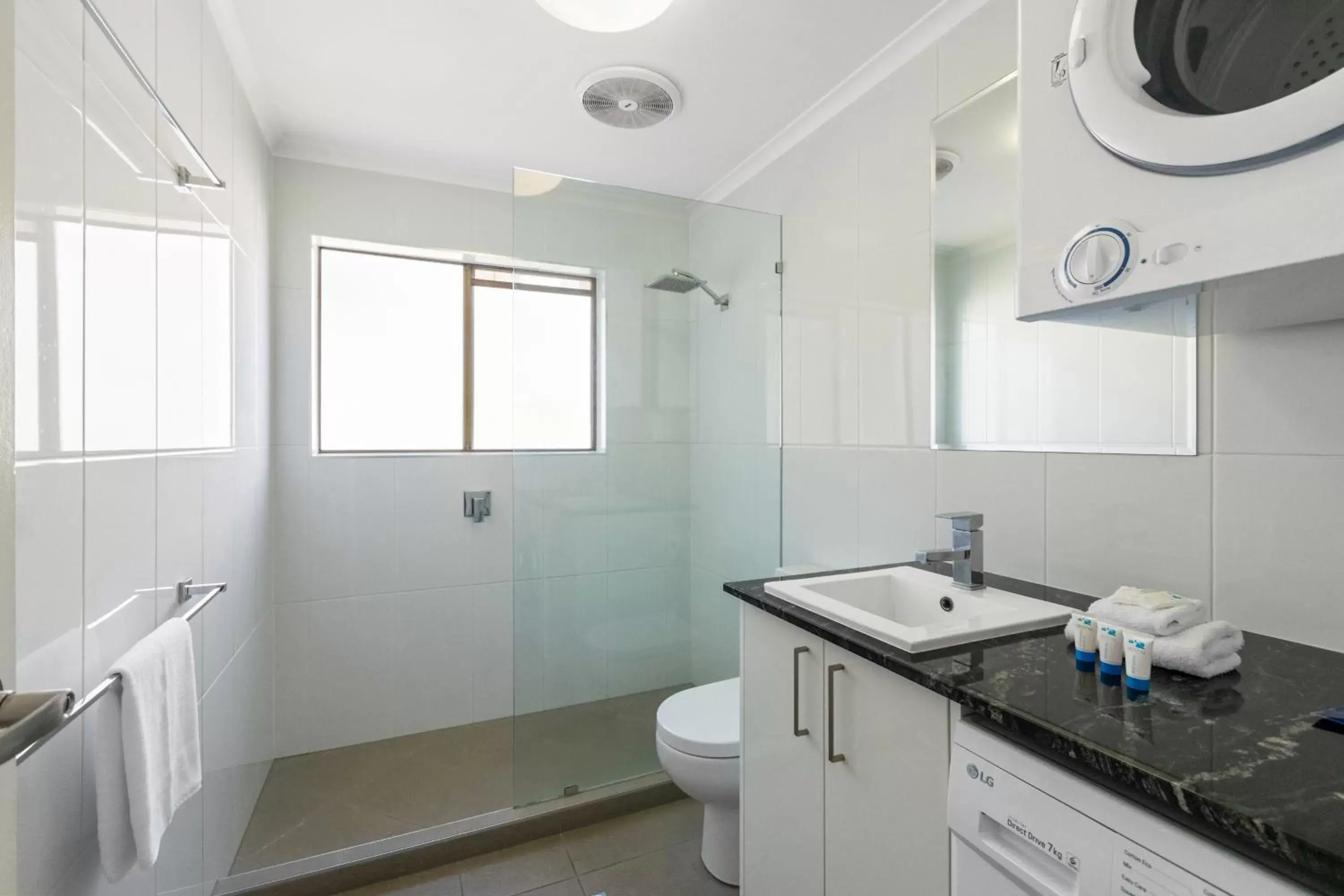 Shower, Bathroom in Noosa Place Resort