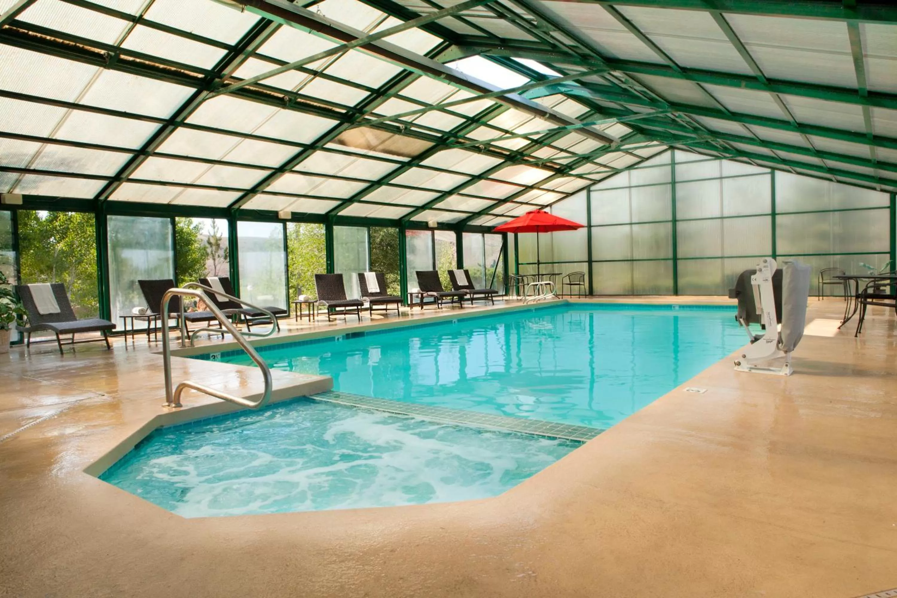 Swimming pool in The Inn at Tomichi Village