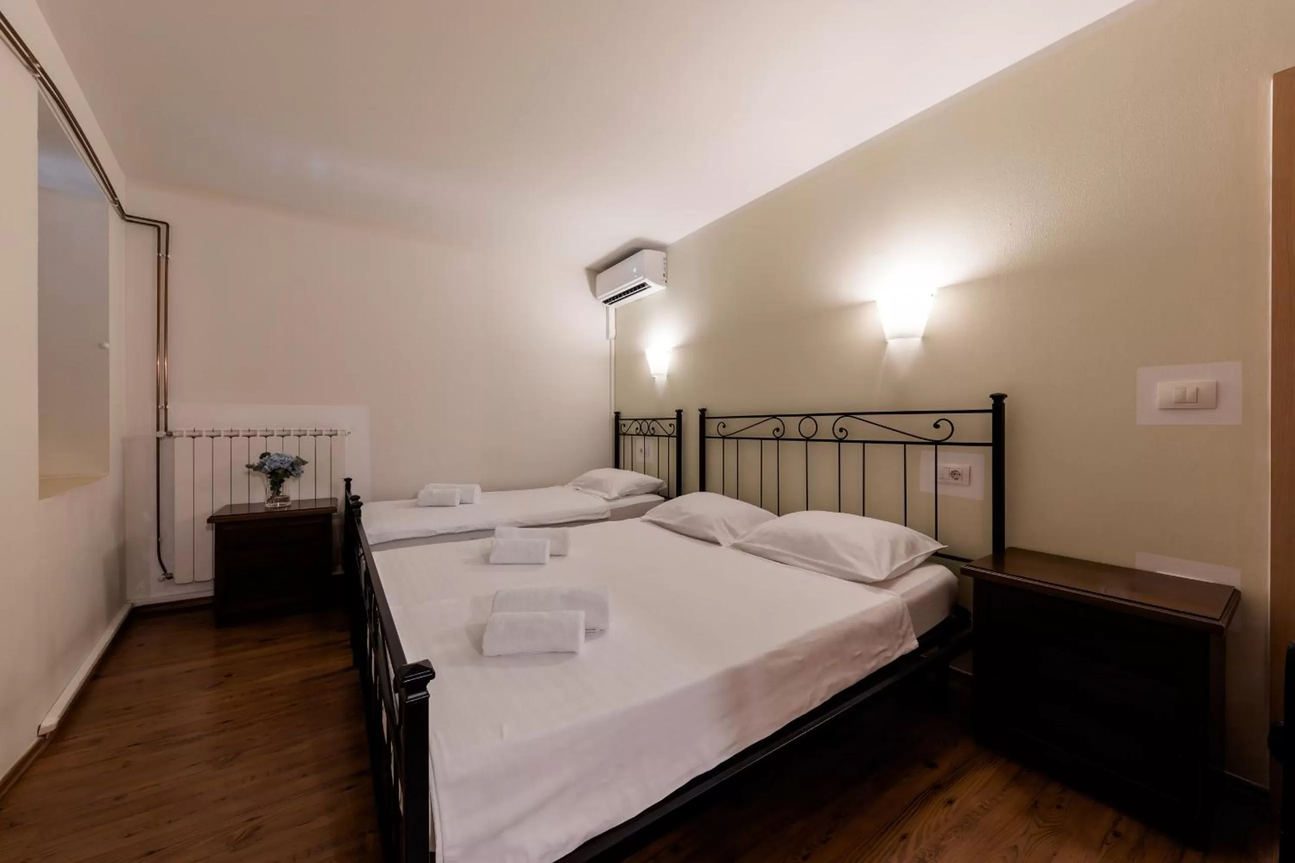 Photo of the whole room, Bed in Miracolo di Mare Retro