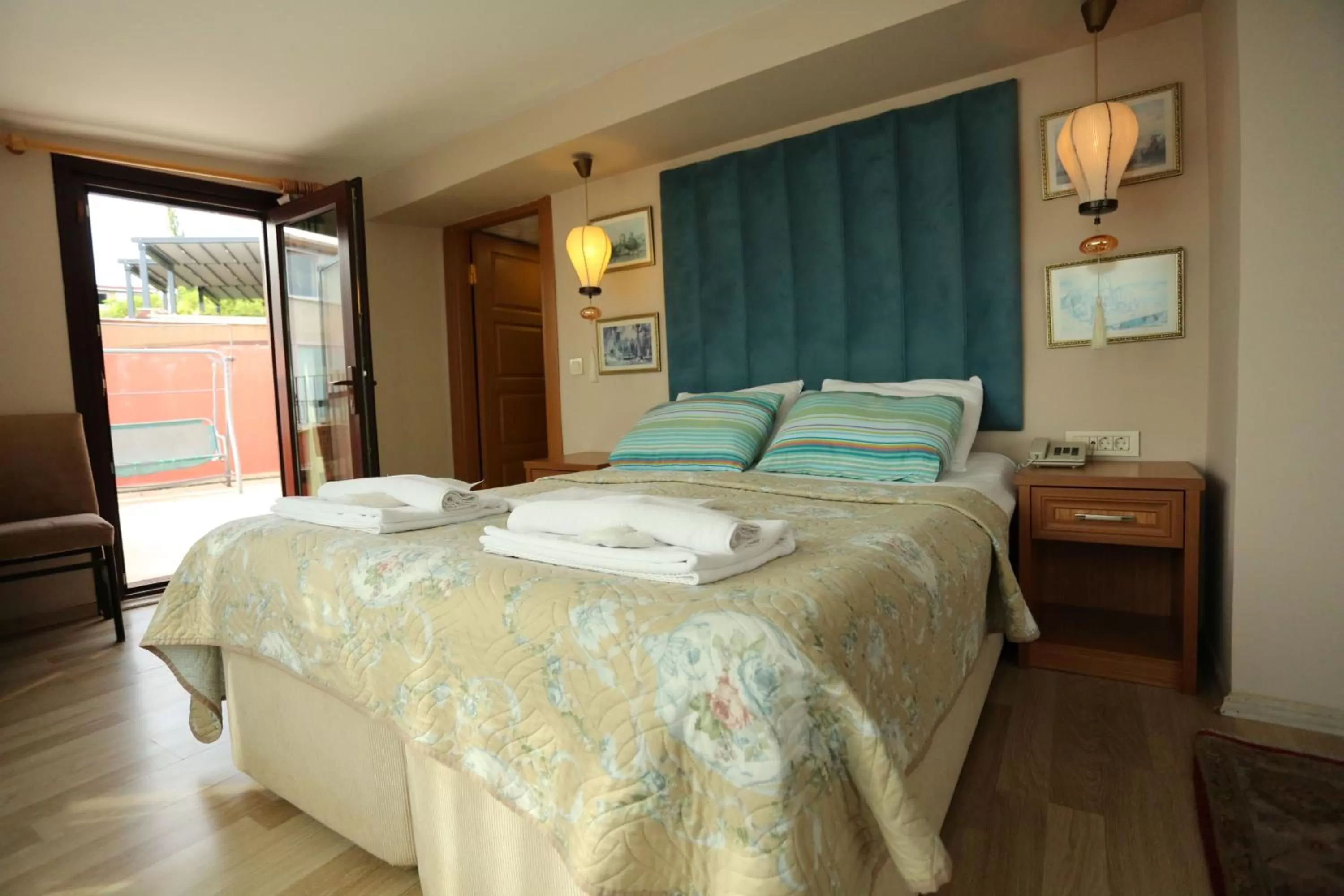 Bed in Hotel Tashkonak Istanbul