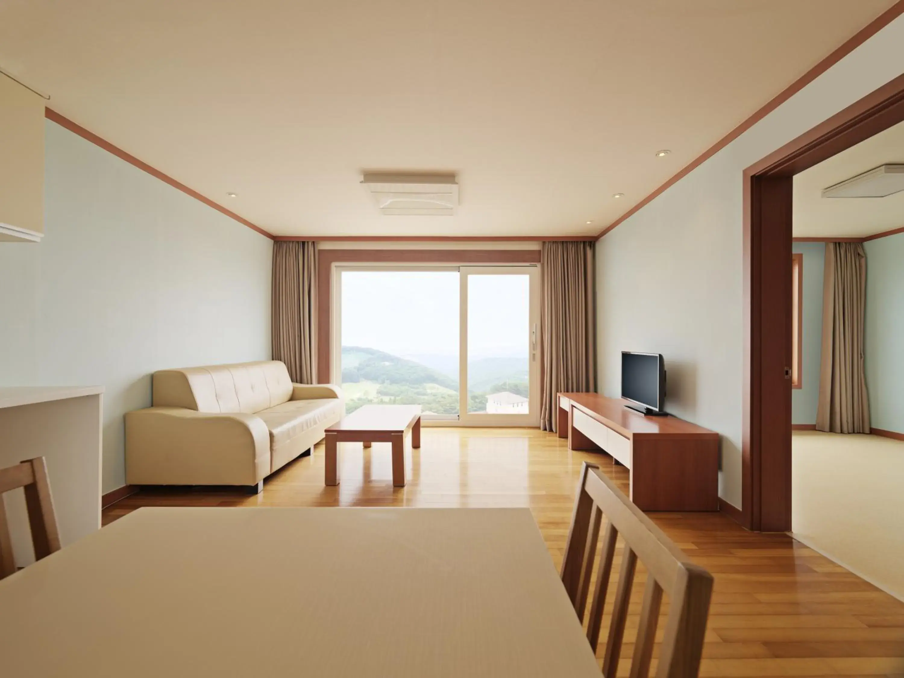 Living room, Seating Area in Mauna Ocean Resort