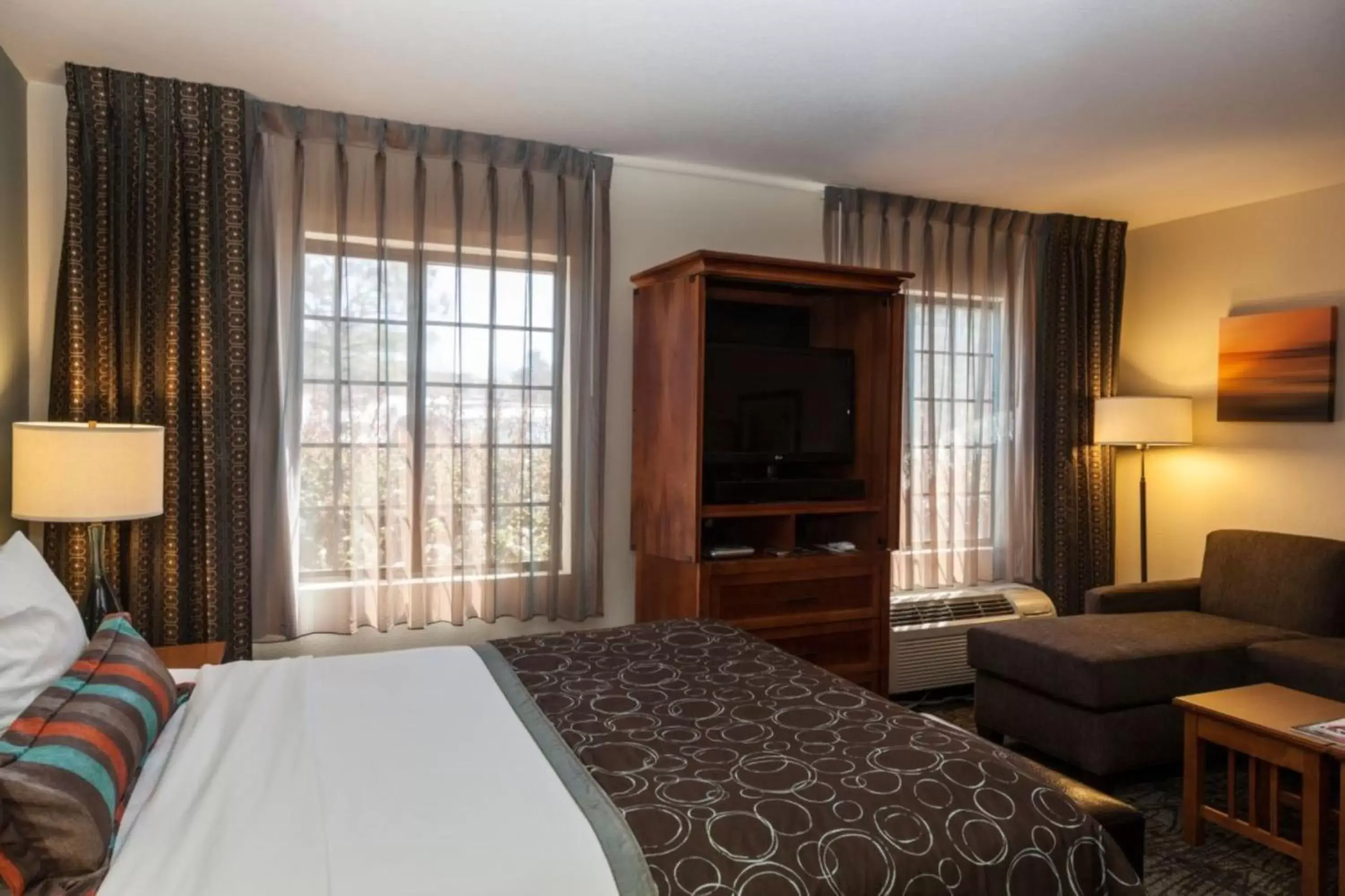 Photo of the whole room, Bed in Staybridge Suites Colorado Springs North, an IHG Hotel