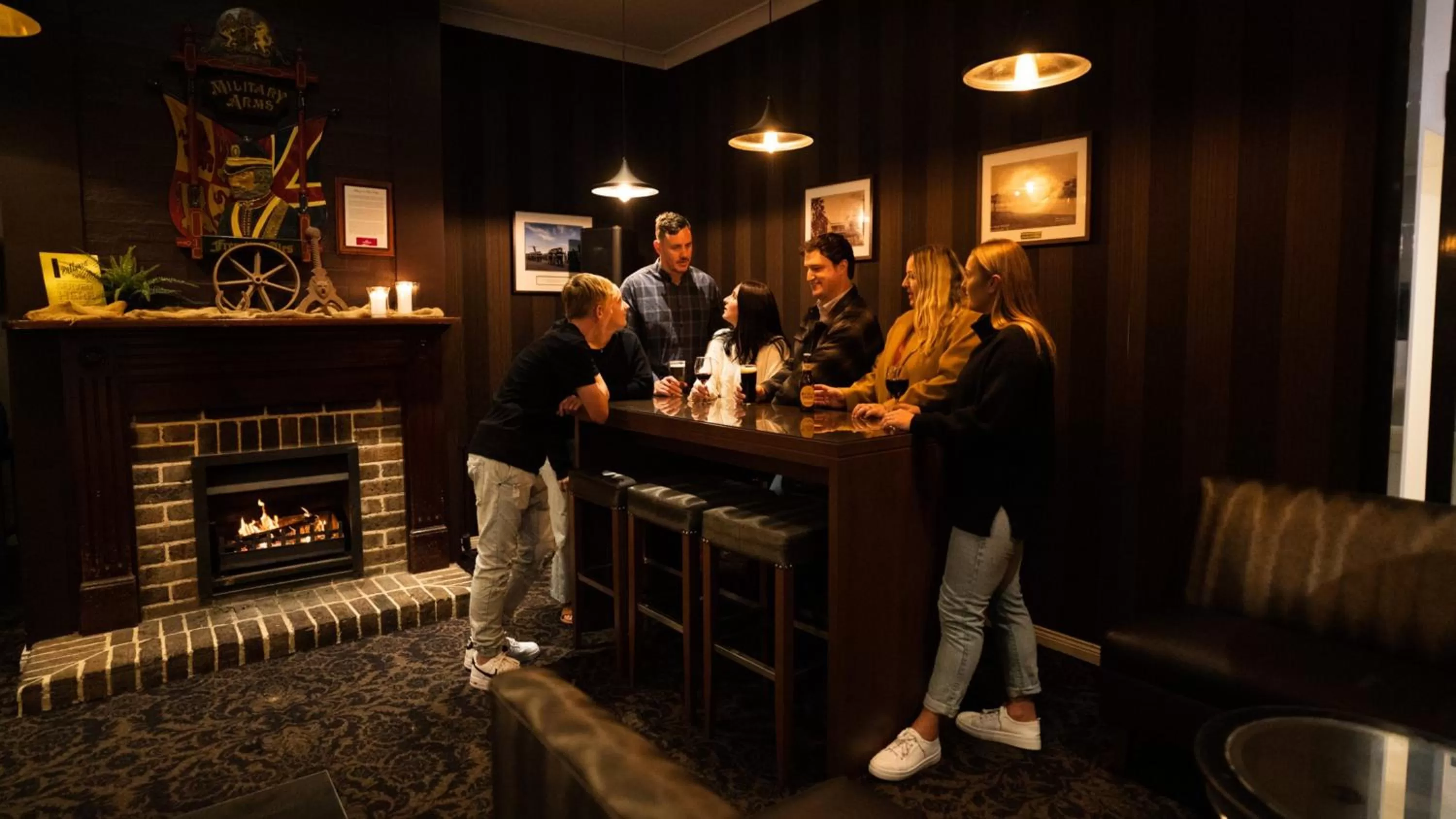 Lounge or bar in Crowne Plaza Hawkesbury Valley by IHG