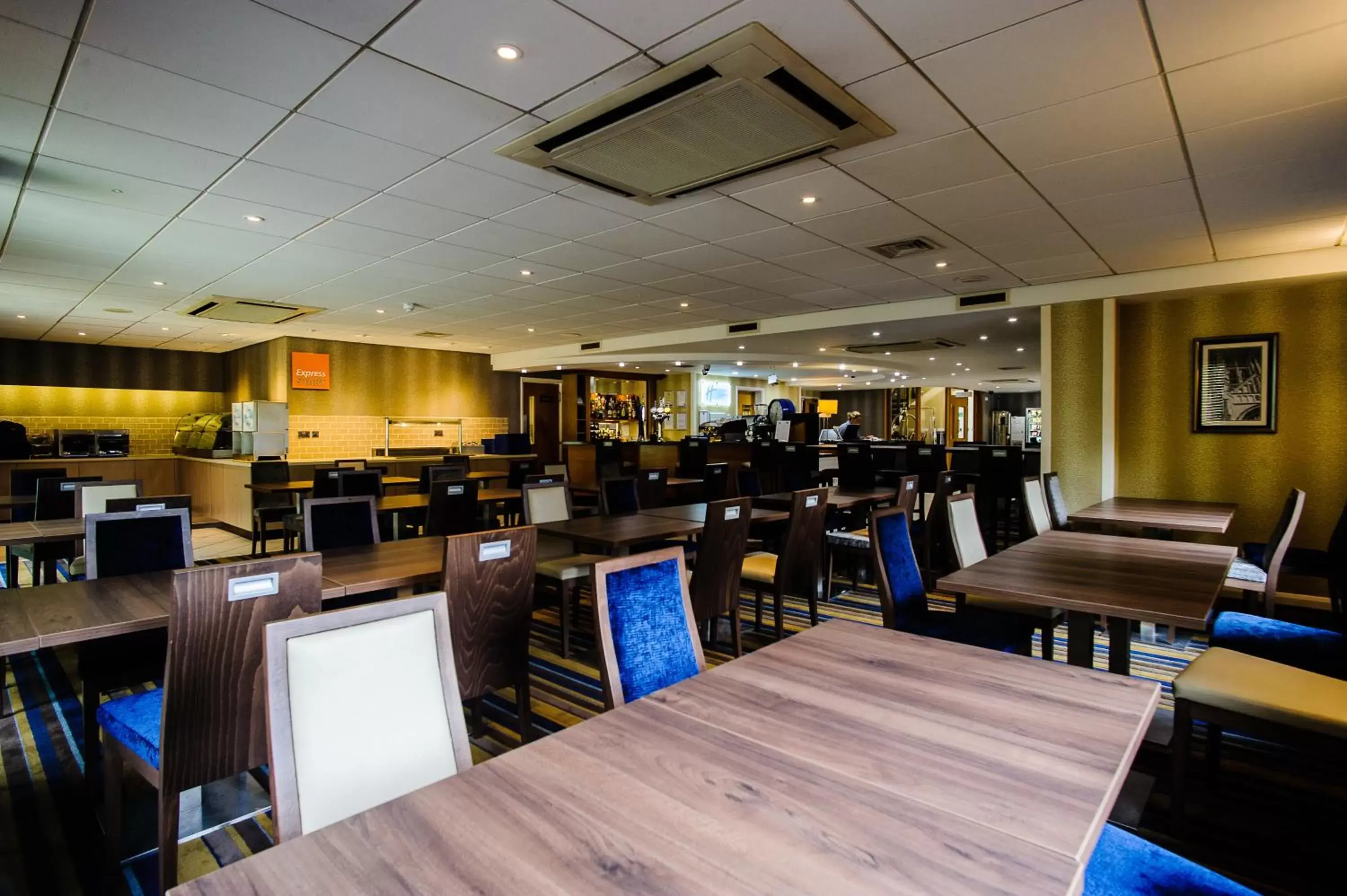 Restaurant/Places to Eat in Holiday Inn Express Canterbury, an IHG Hotel