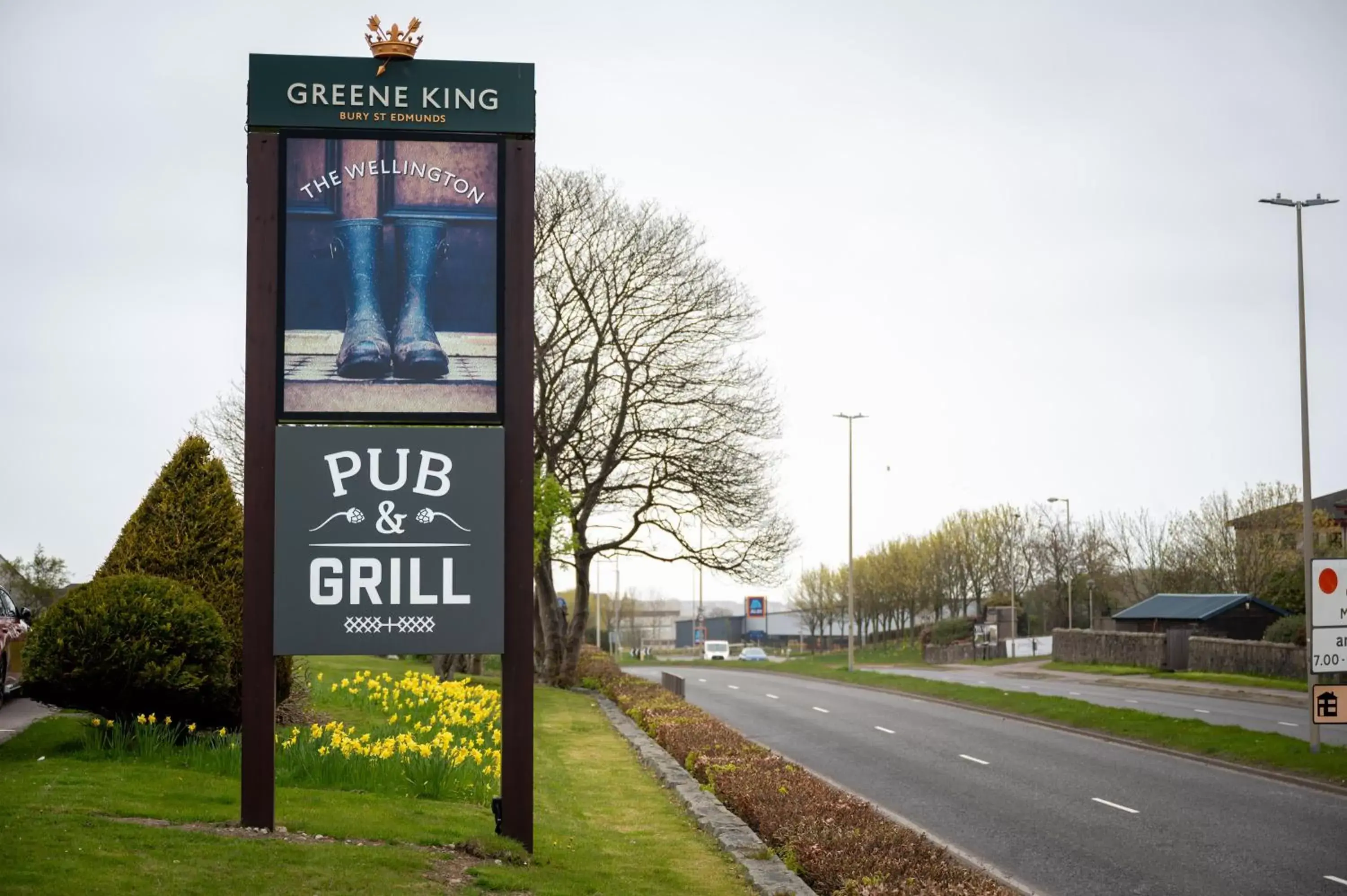 Logo/Certificate/Sign in Wellington Hotel by Greene King Inns