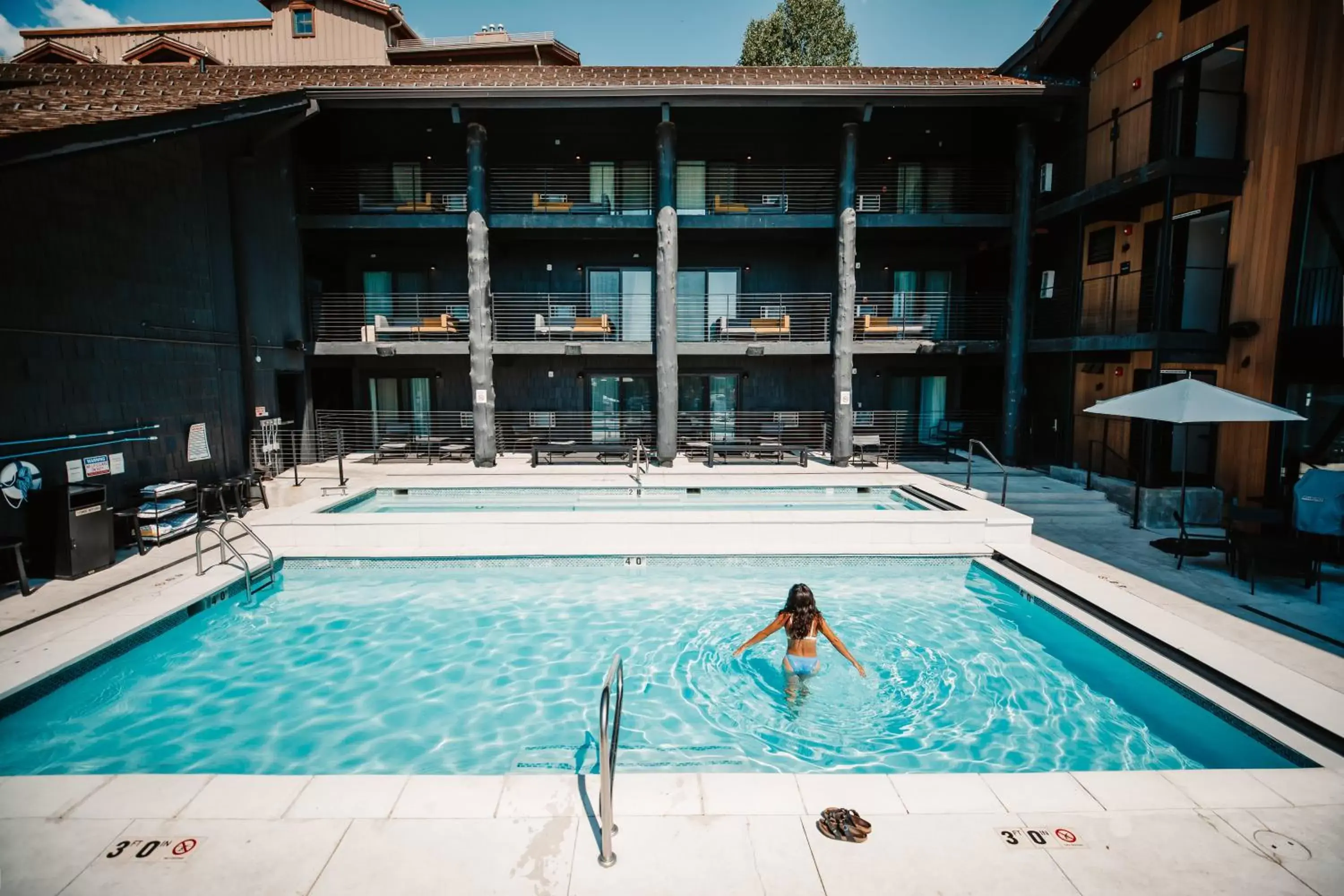 Swimming Pool in Continuum Hotel