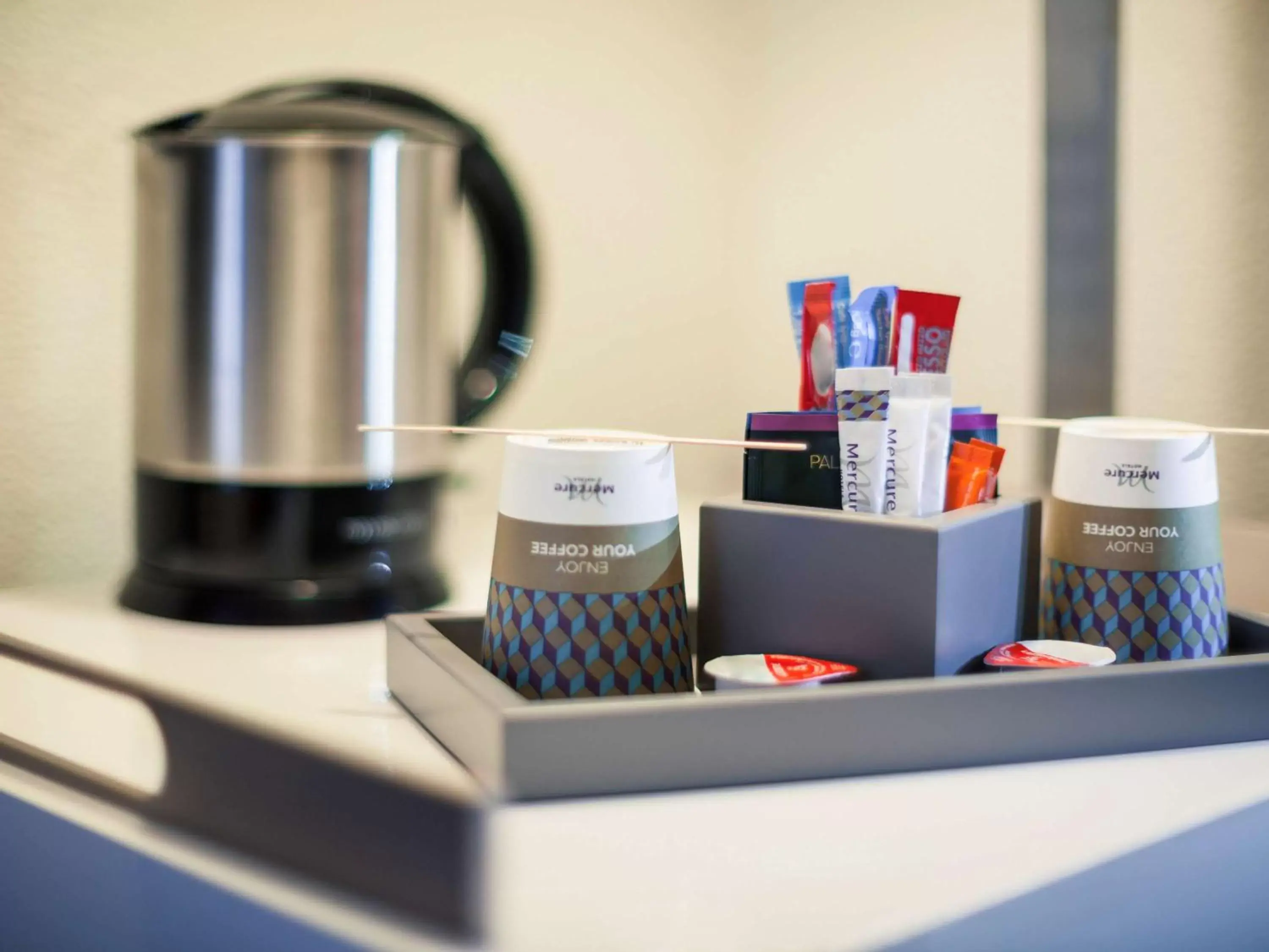 Photo of the whole room, Coffee/Tea Facilities in Mercure Rouen Centre Cathédrale