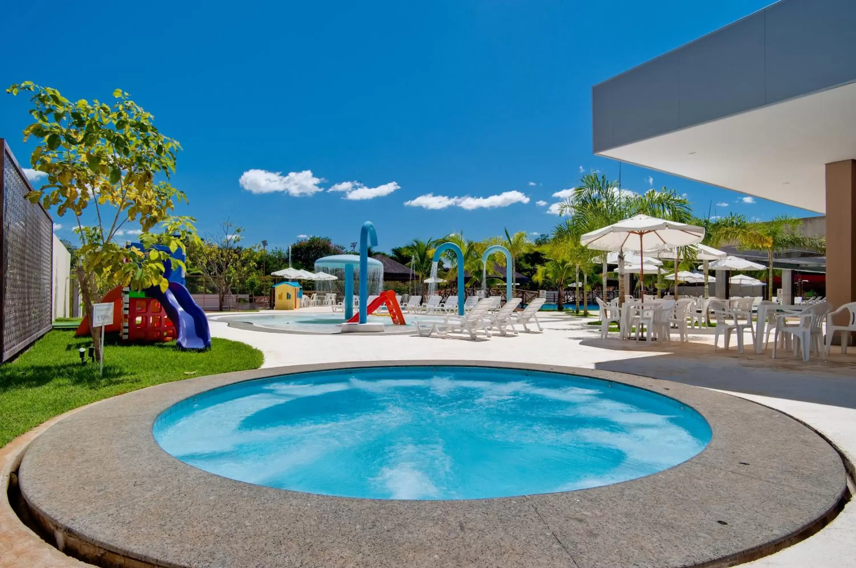 Swimming Pool in Best Western Suites Le Jardin Caldas Novas