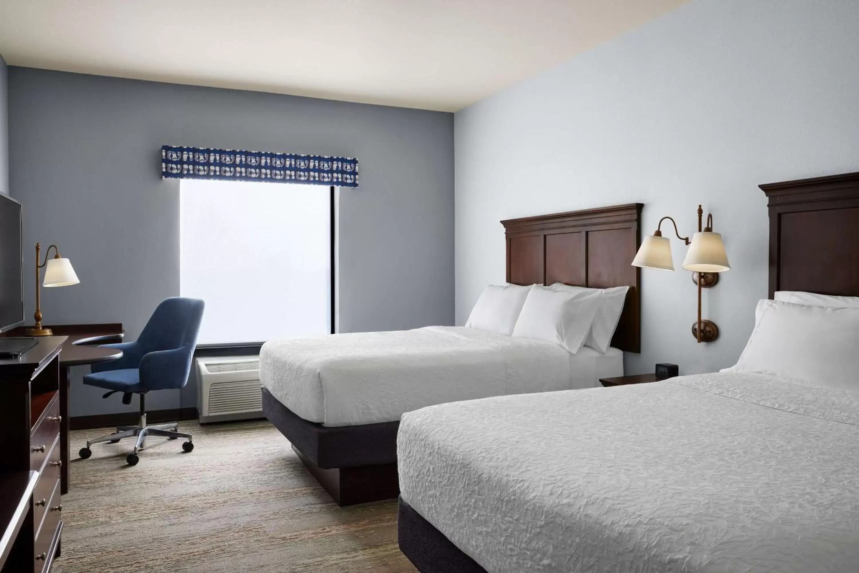 Bedroom, Bed in Hampton Inn & Suites Tulsa South Bixby