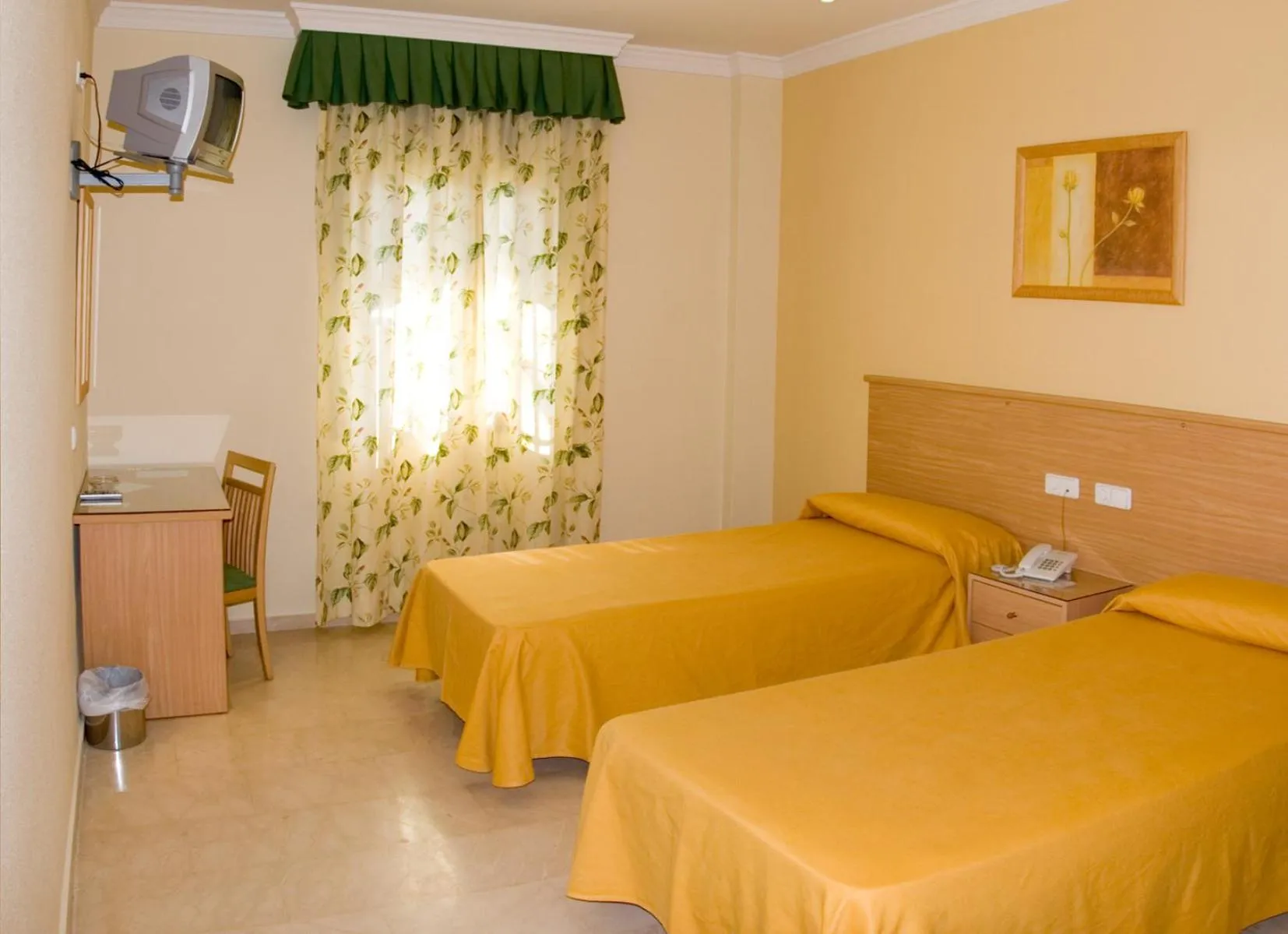 Photo of the whole room, Bed in Hotel los Girasoles