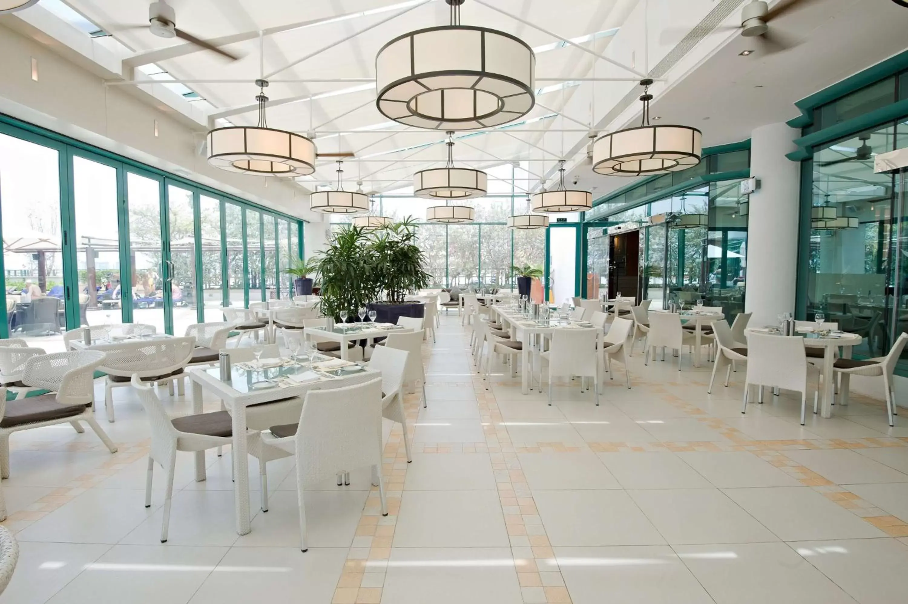 Lobby or reception, Restaurant/Places to Eat in Hilton Dubai Jumeirah