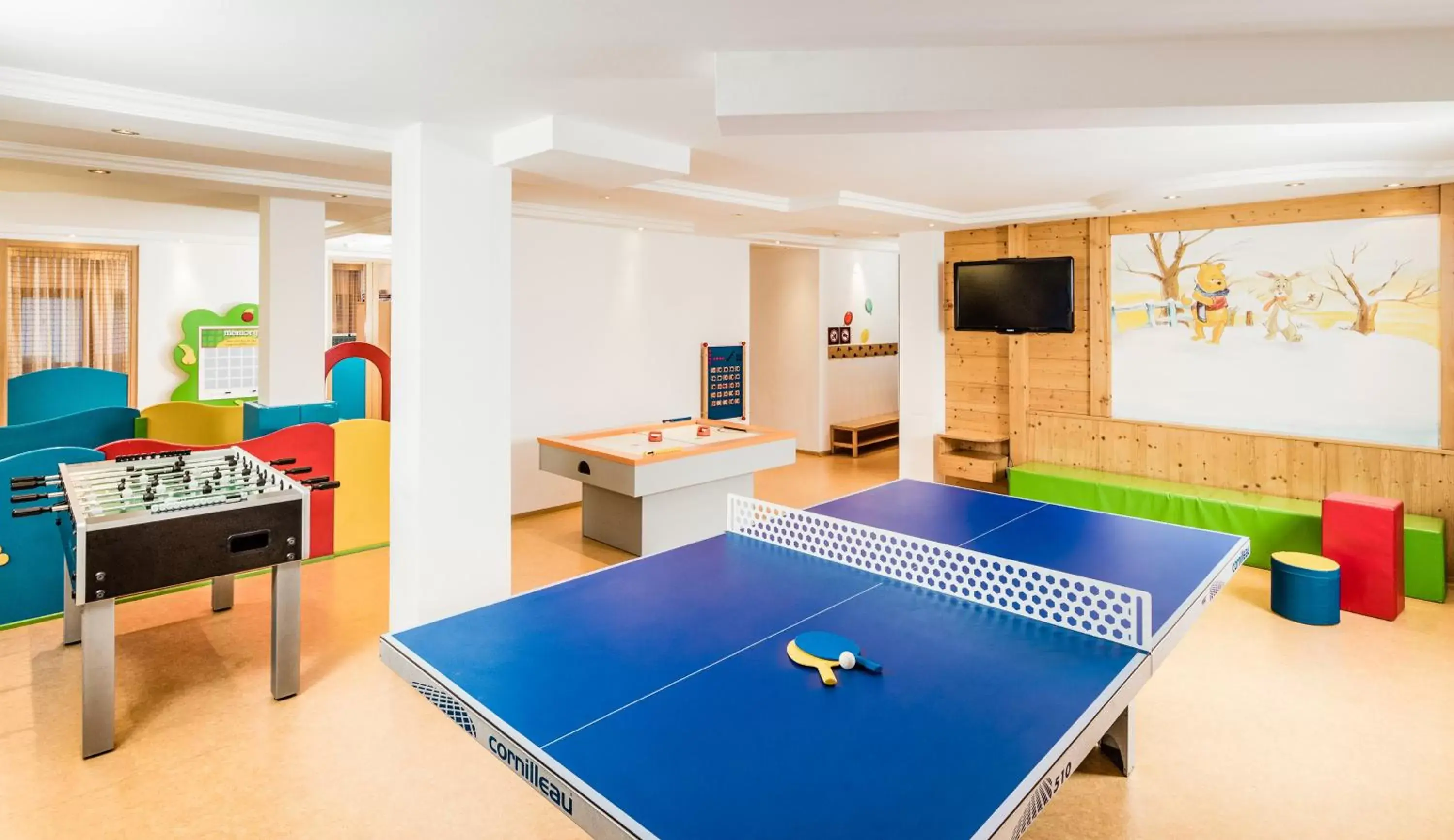 Game Room, Table Tennis in Hotel Alpenroyal - The Leading Hotels of the World