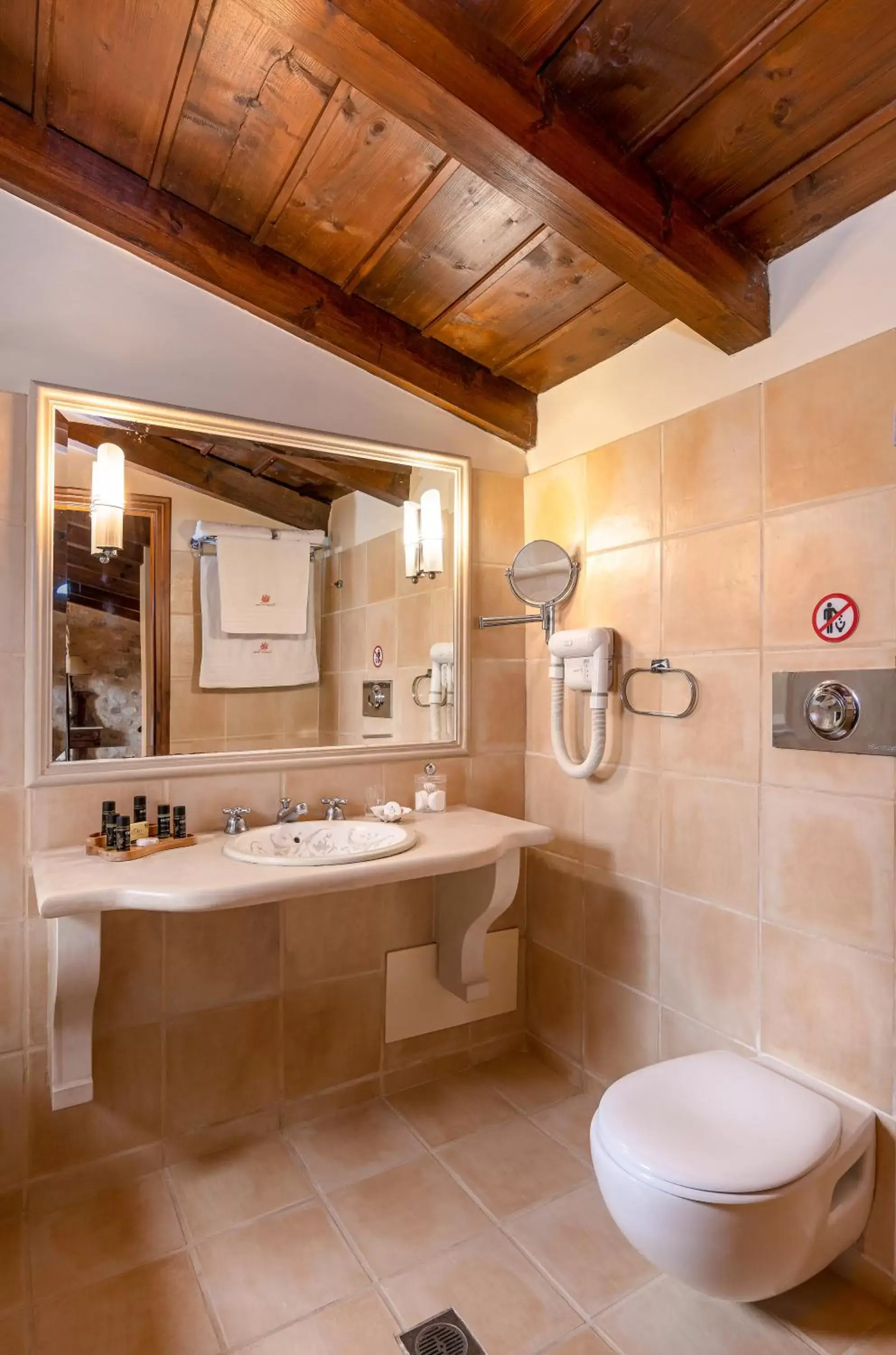 Bathroom in Palazzino Di Corina