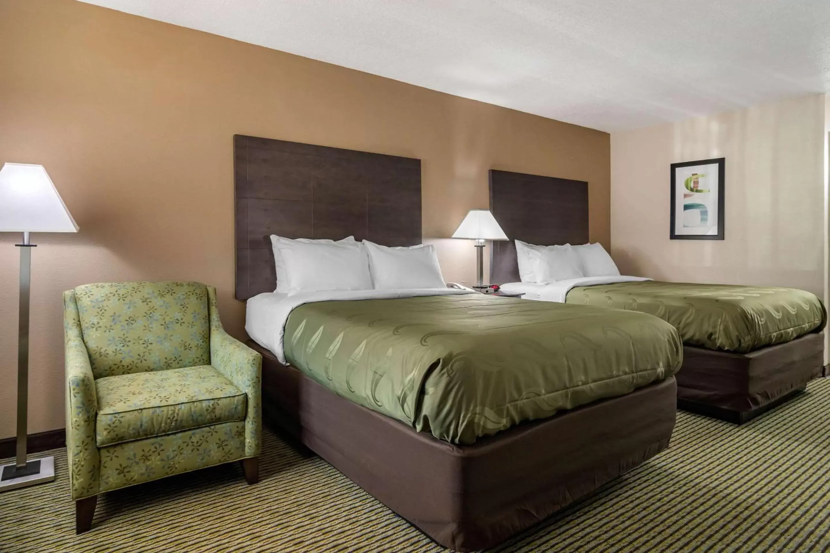 Photo of the whole room, Bed in Quality Inn McDonough Atlanta South