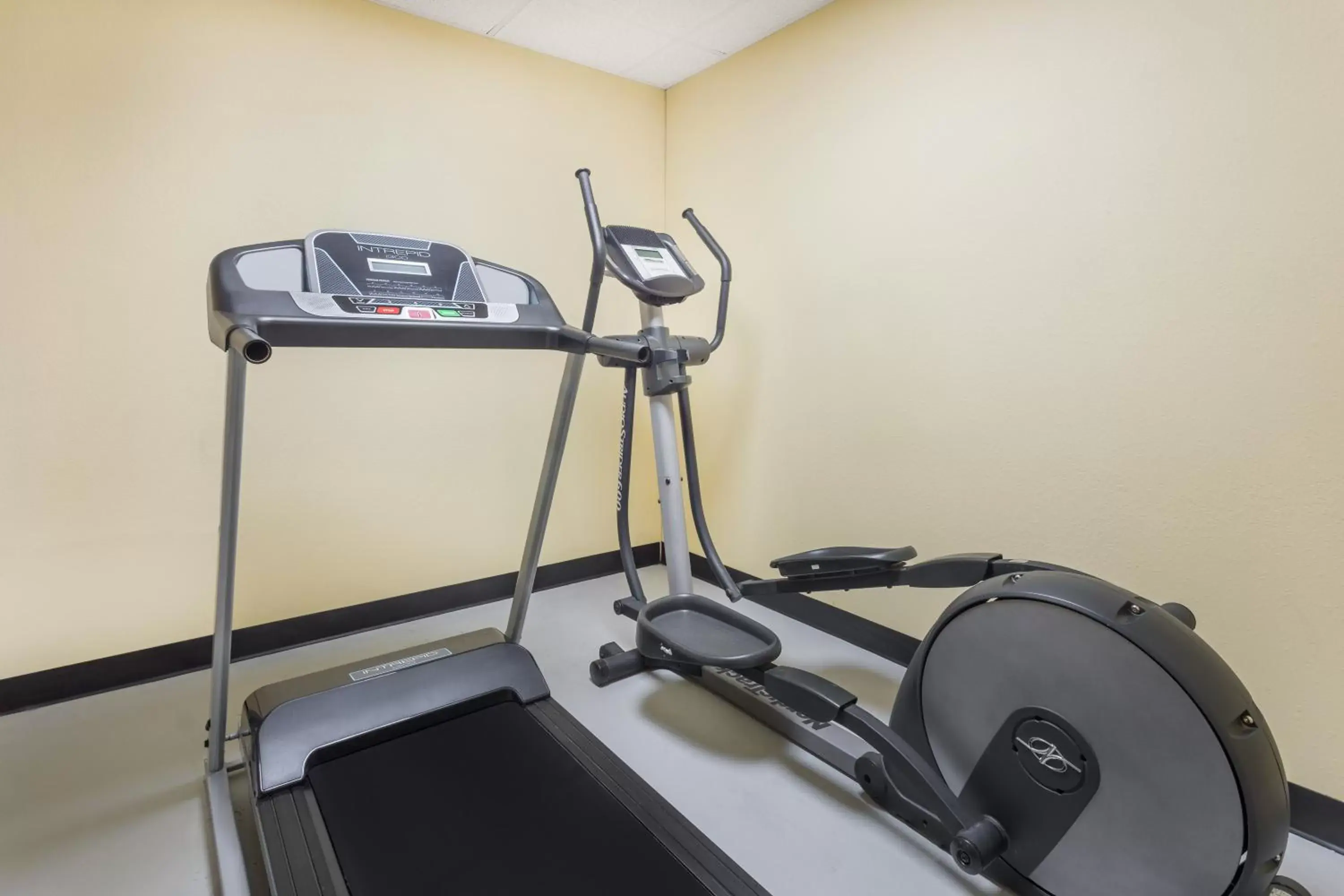 Fitness centre/facilities in Days Inn by Wyndham New Orleans Pontchartrain Fitness centre/facilities in Days Inn by Wyndham New Orleans Pontchartrain