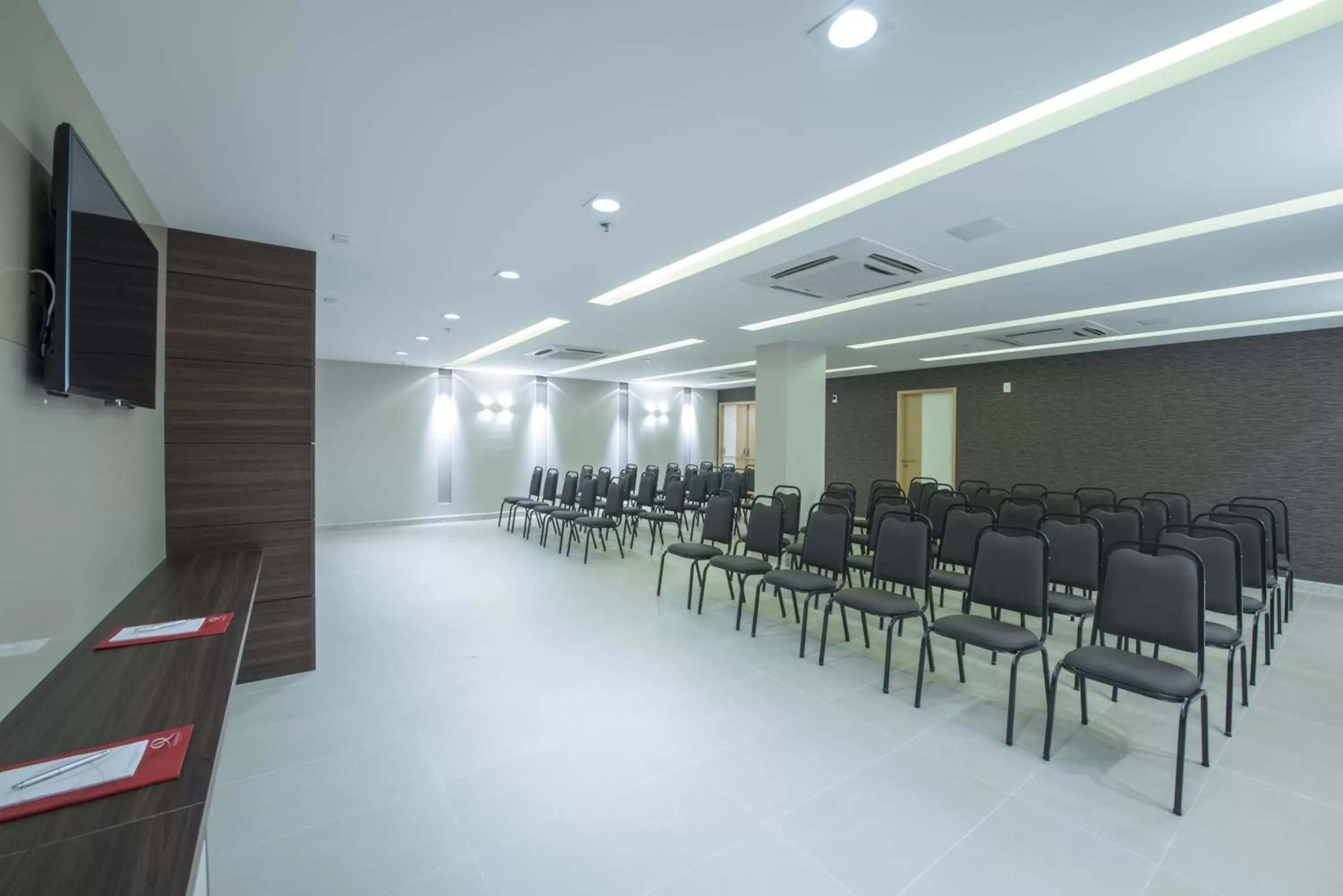 Meeting/conference room in Promenade Prime Itaboraí