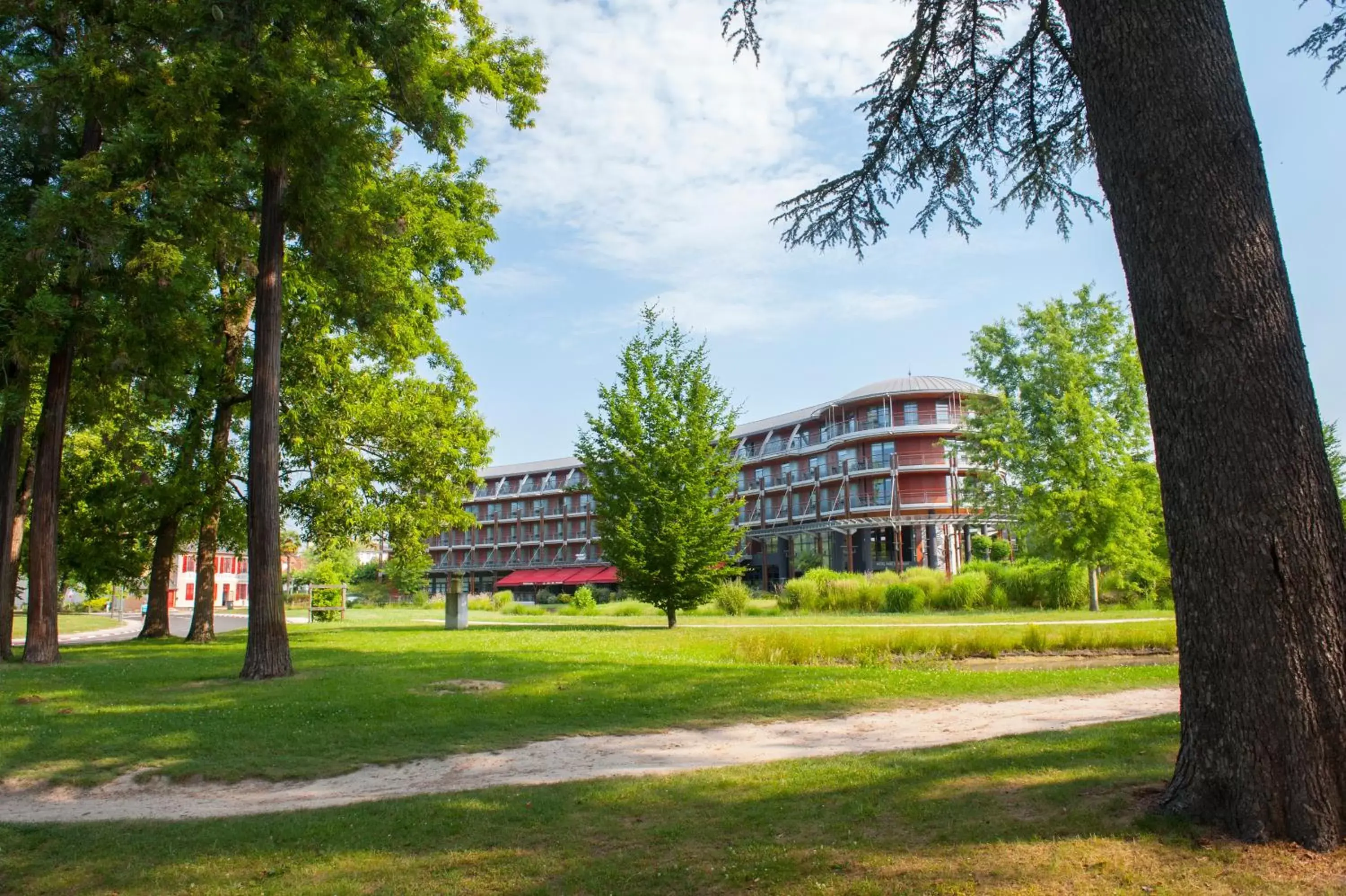 Natural landscape, Property Building in Hotel Parc Beaumont & Spa Pau - MGallery