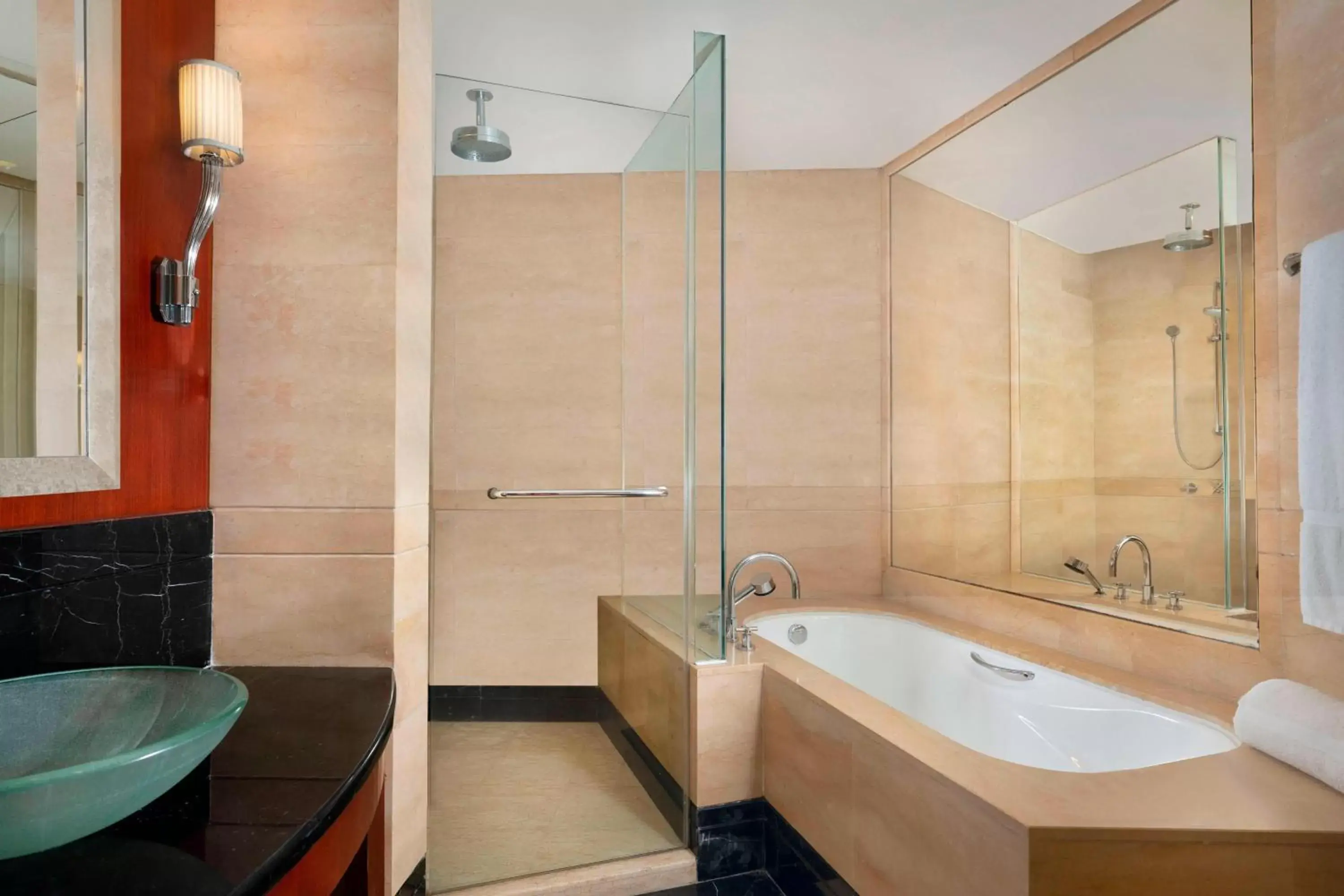 Bathroom in Sheraton Dongguan Hotel
