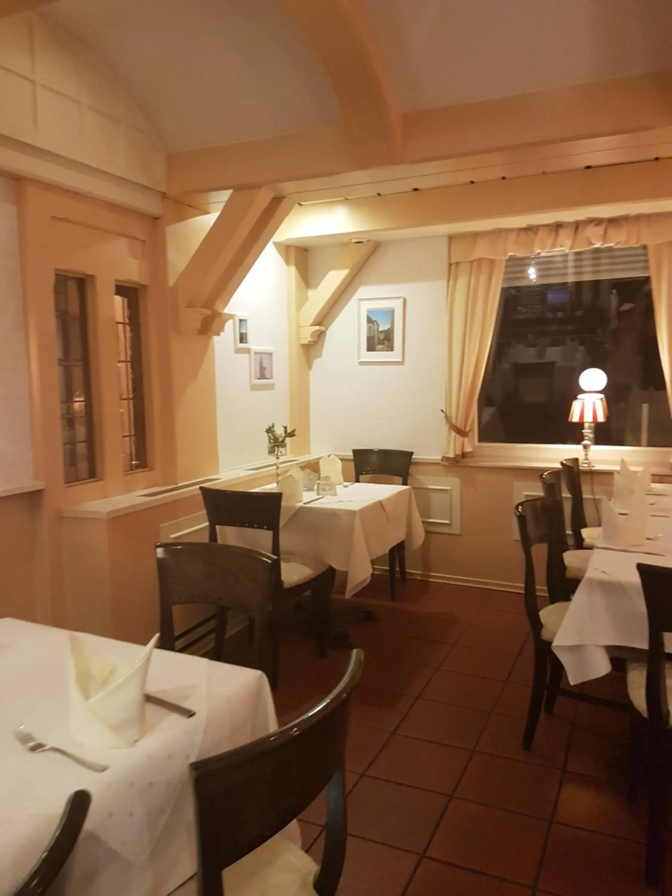 Restaurant/Places to Eat in Hotel Restaurant Knechtstedener Hof