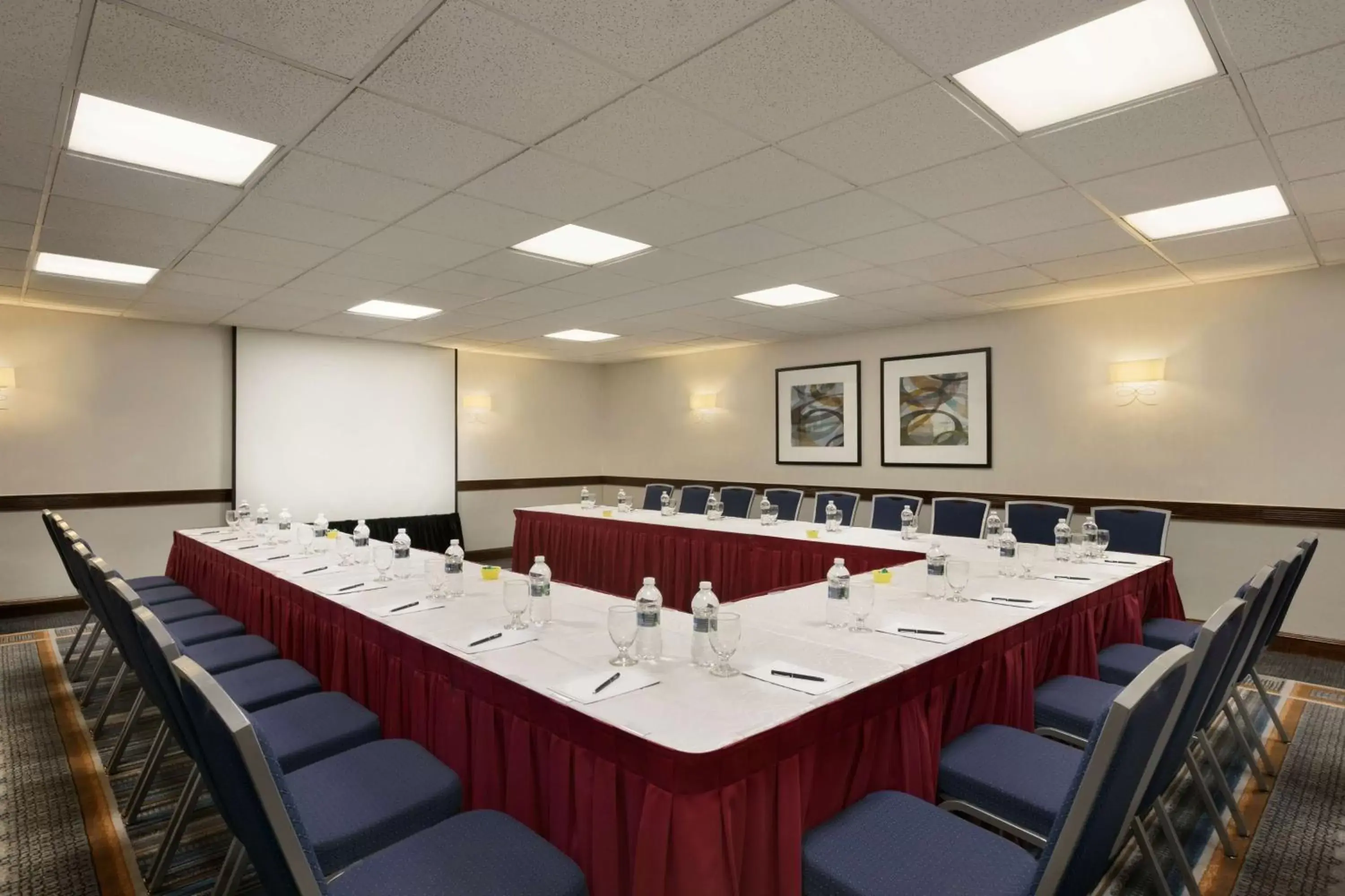 Meeting/conference room in Hilton Long Island/Huntington