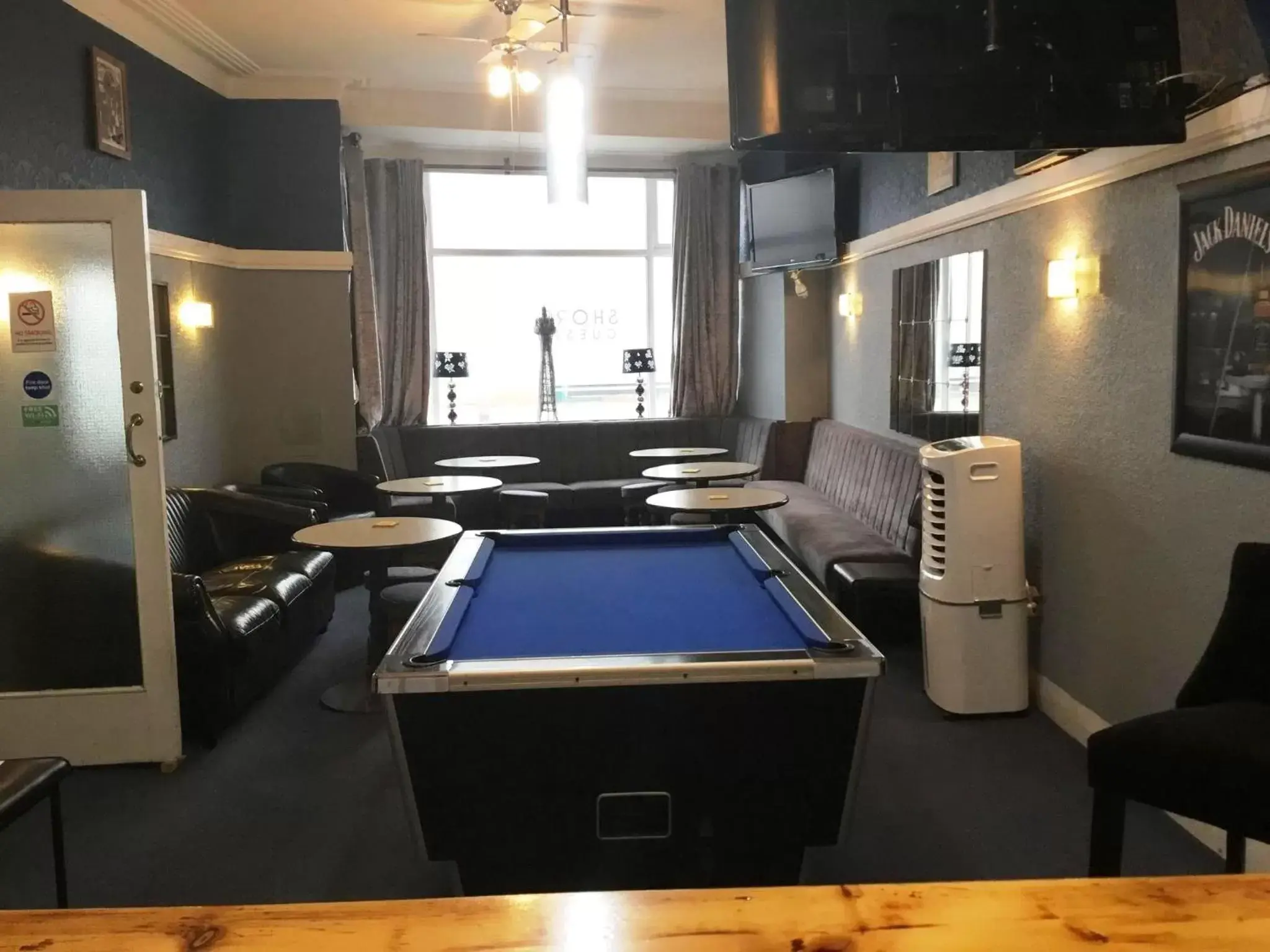 Lounge or bar, Billiards in Shore Stay Guest House