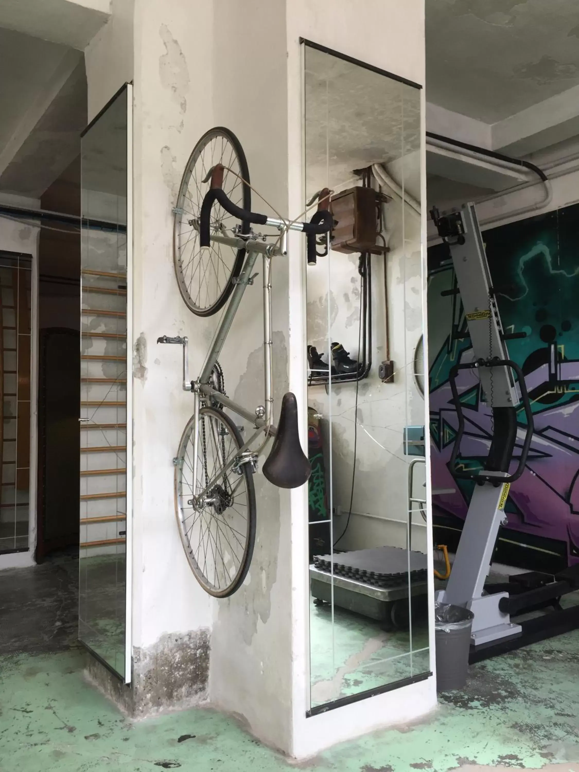 Fitness centre/facilities, Bathroom in Zuretti 61