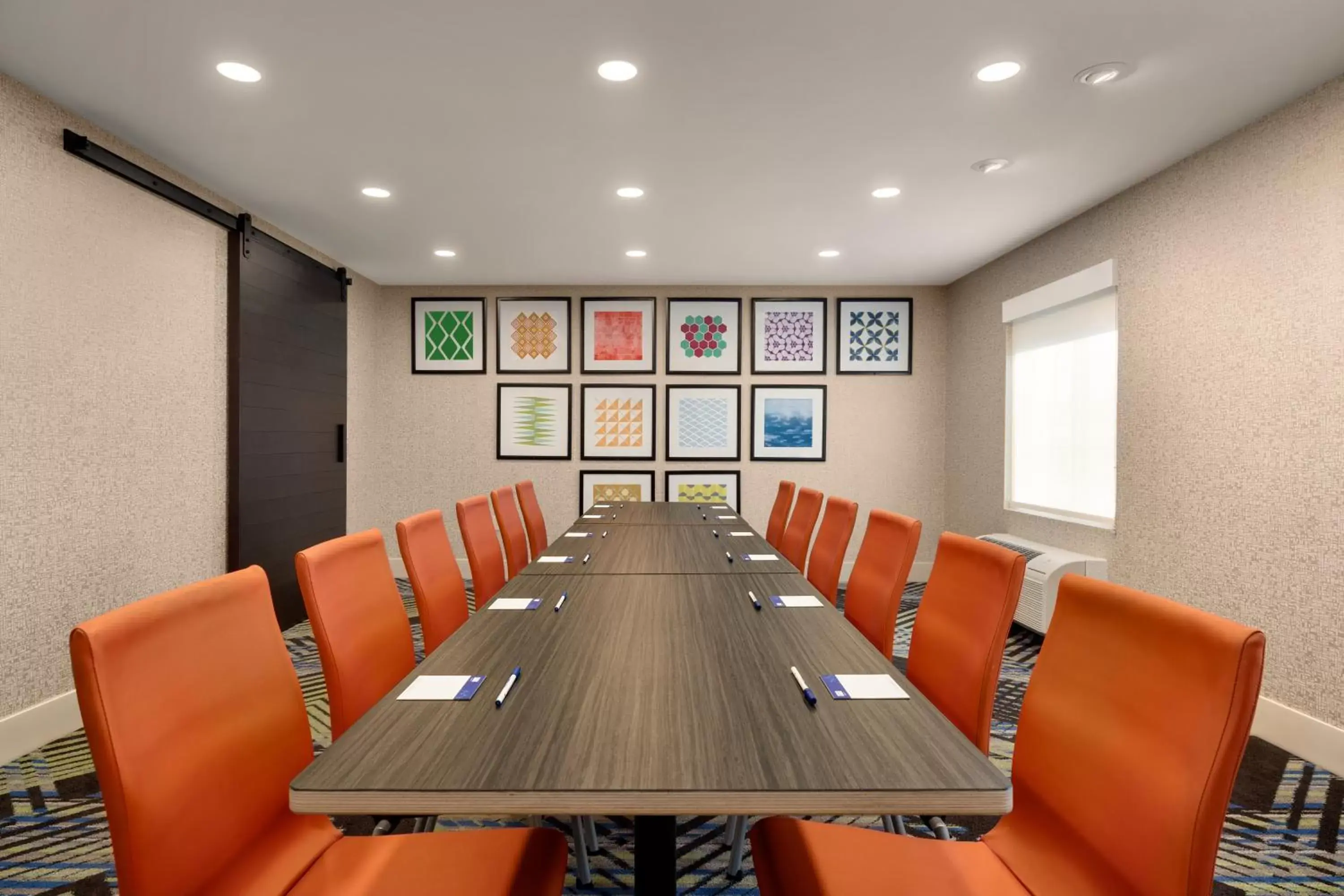 Meeting/conference room in Holiday Inn Express - Plattsburgh, an IHG Hotel