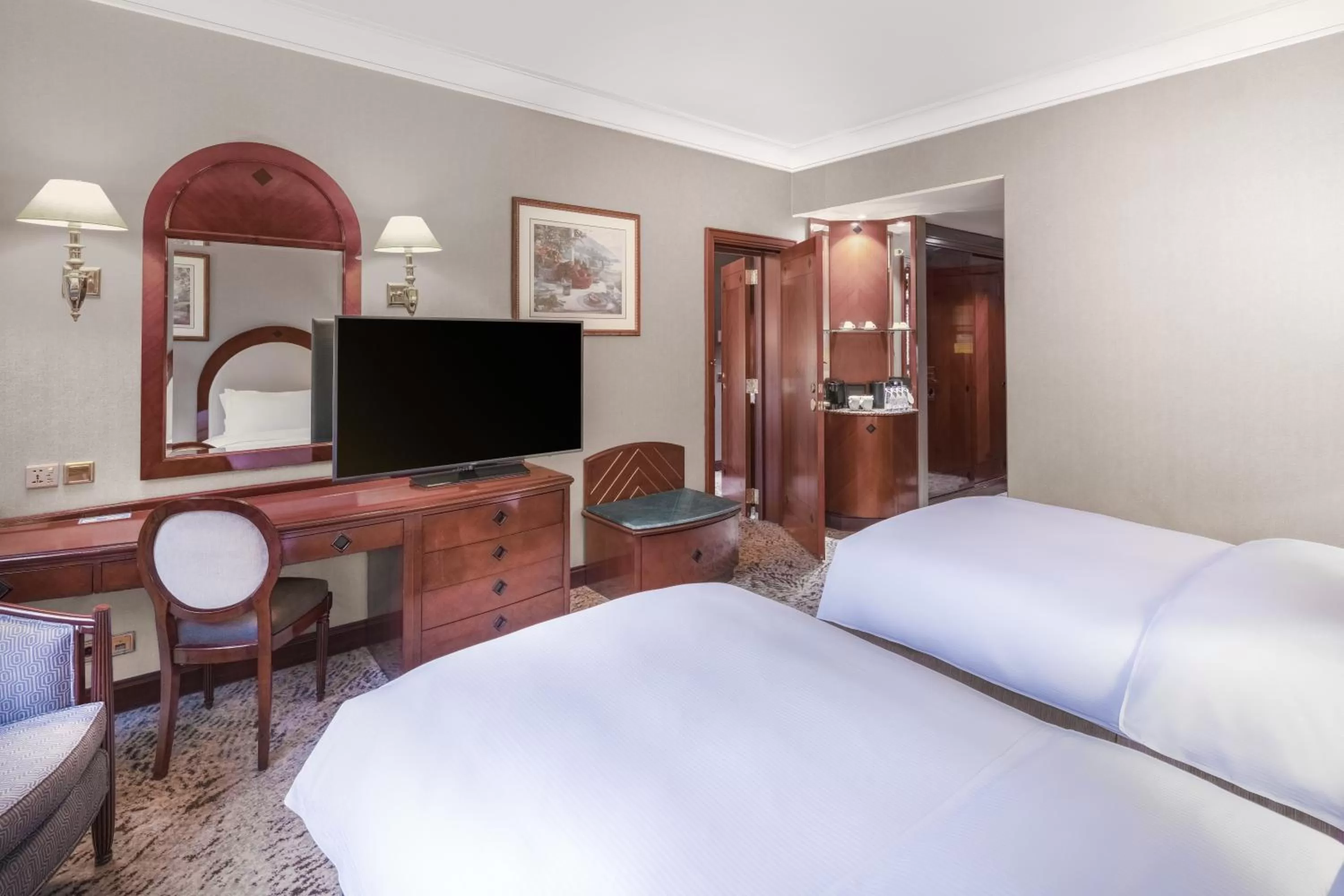 TV and multimedia, Bed in Madinah Hilton Hotel