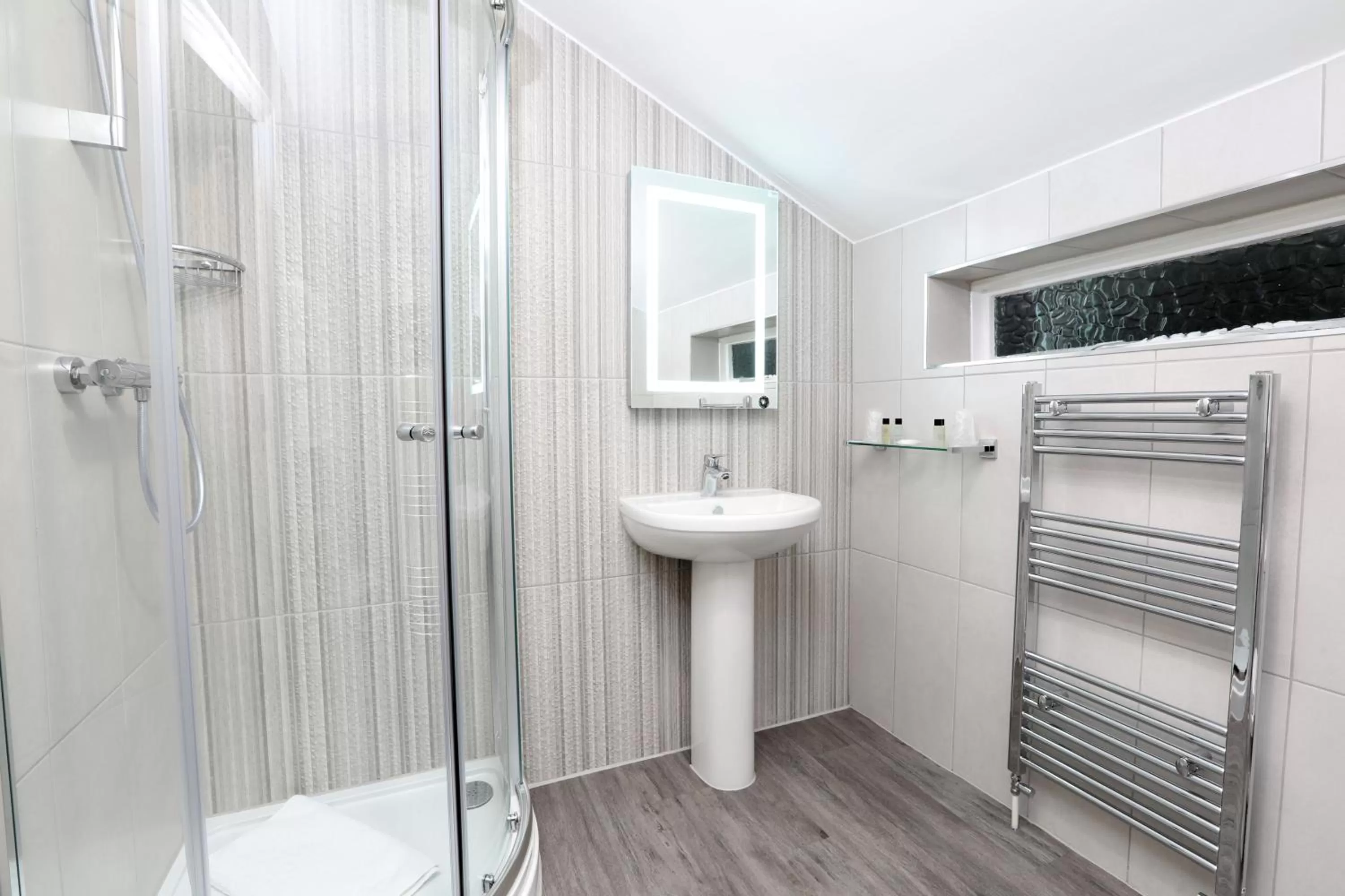 Bathroom in The Jephson Hotel; BW Signature Collection