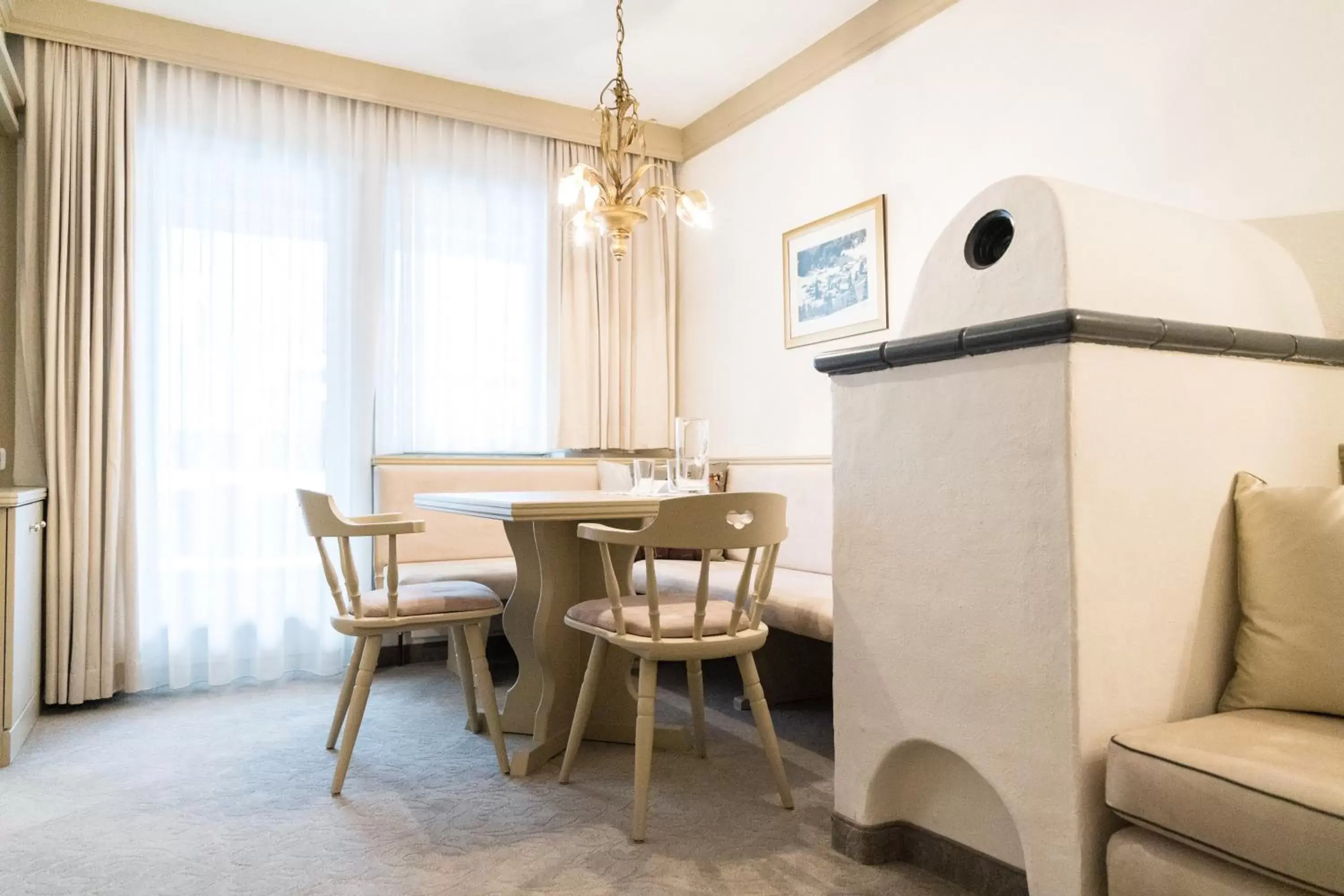 Photo of the whole room, Dining Area in Pfefferkorn's Hotel