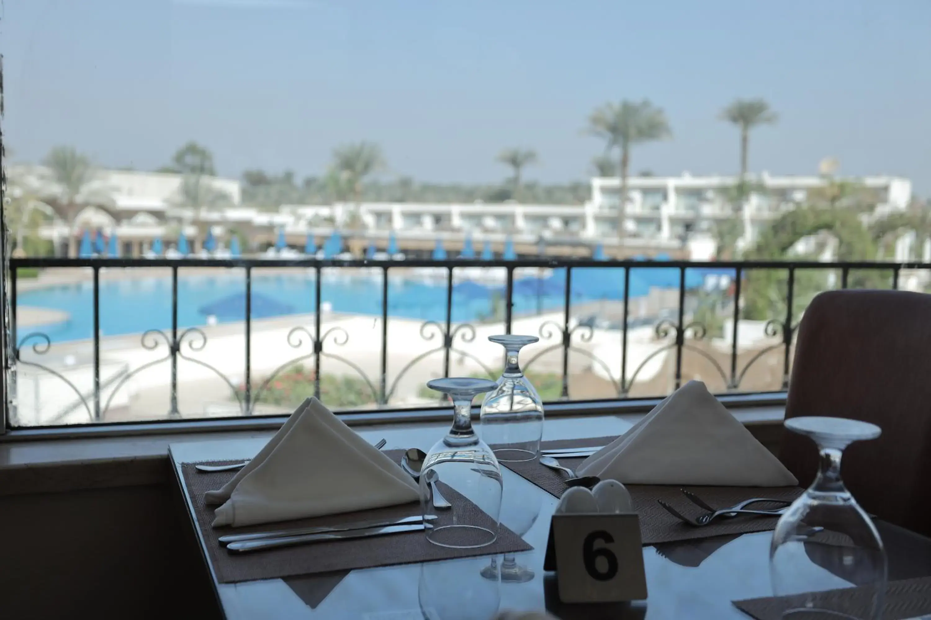 Restaurant/places to eat, Pool View in Pyramids Park Resort Cairo