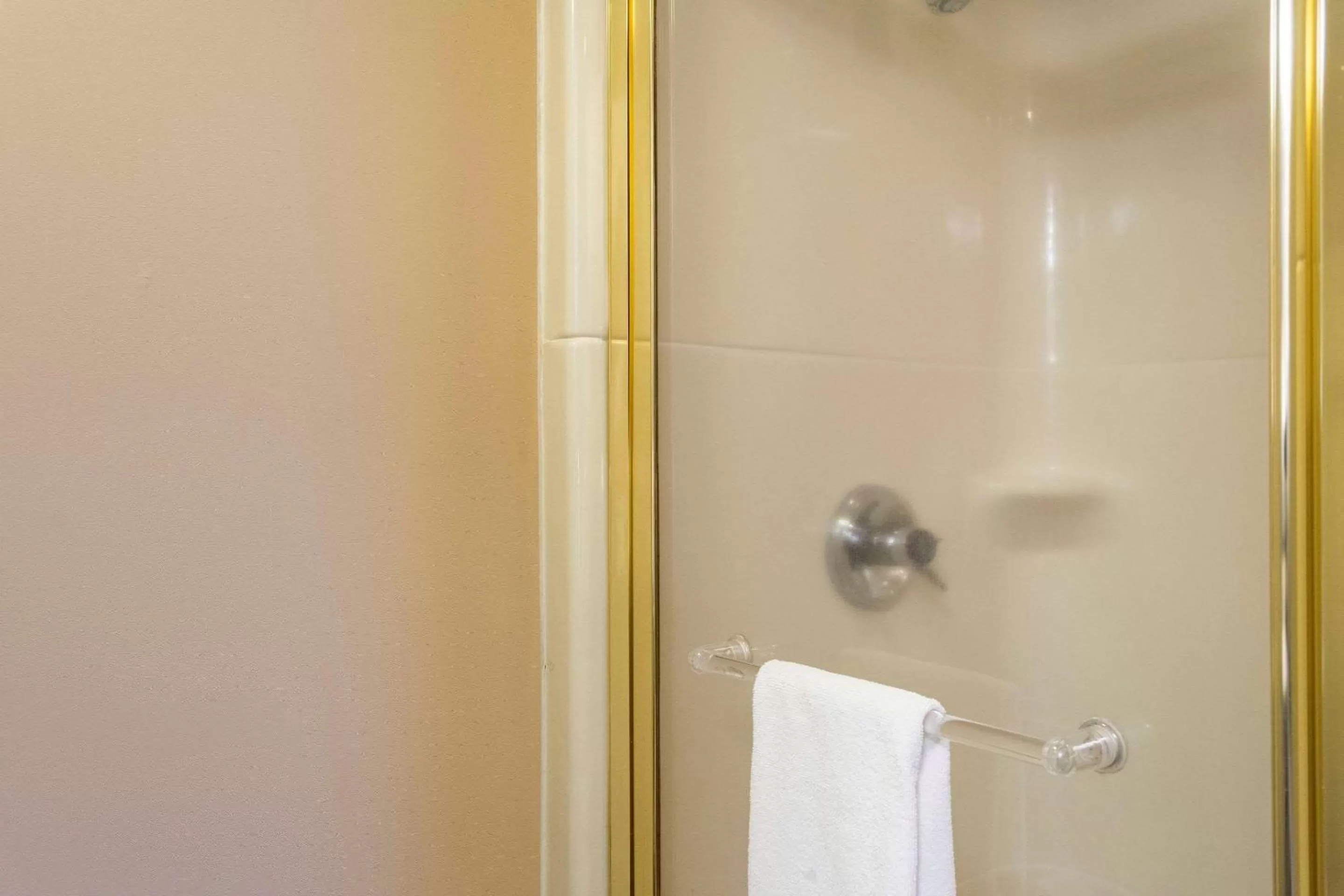 Photo of the whole room in Sleep Inn Bend Crossroads Plaza